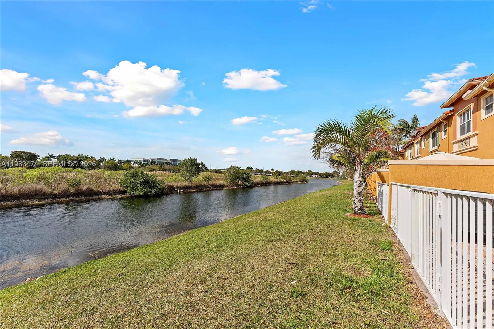 PEMBROKE CAY CONDO - Residential
