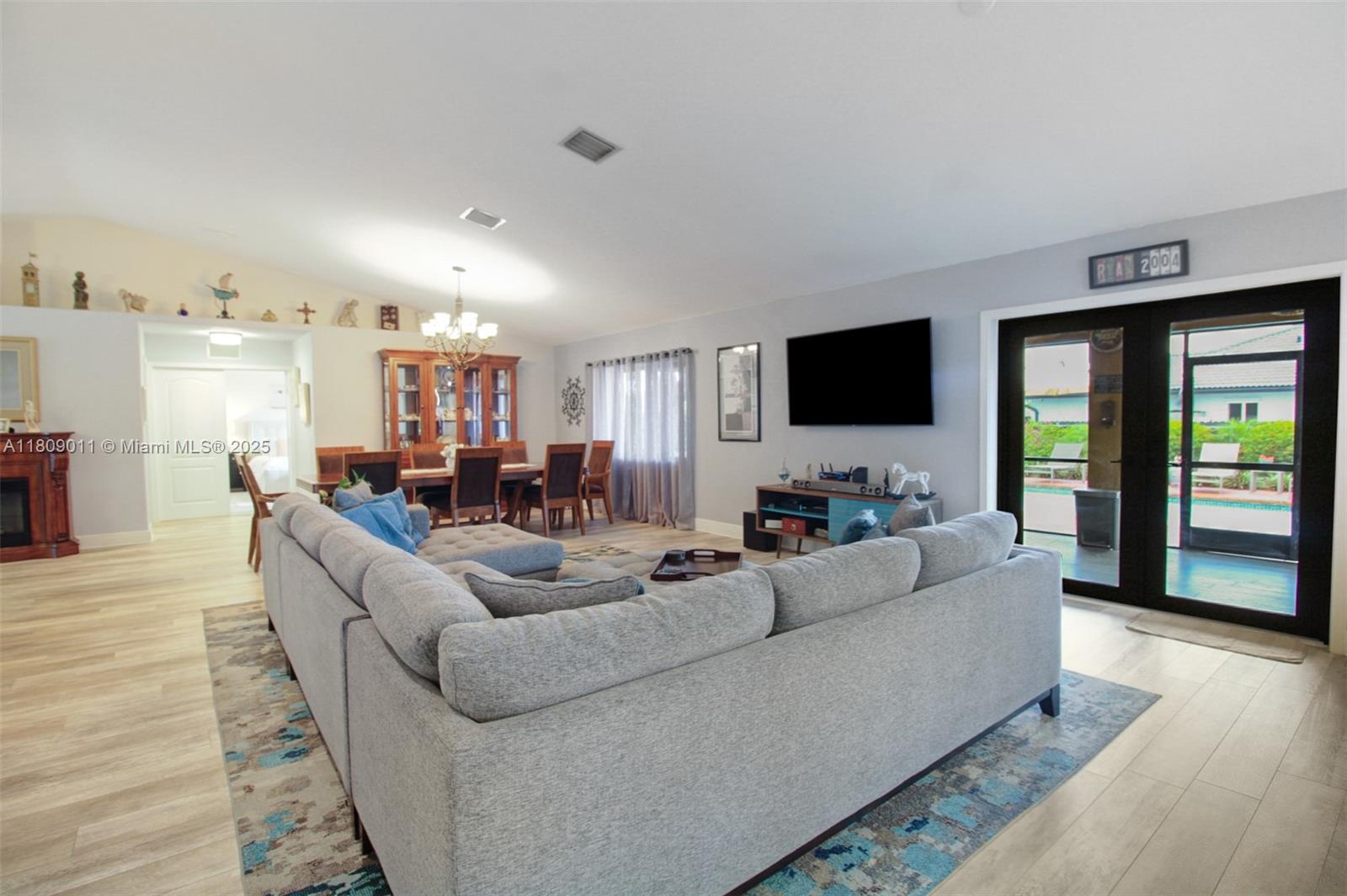 REDLANDS COVE - Residential