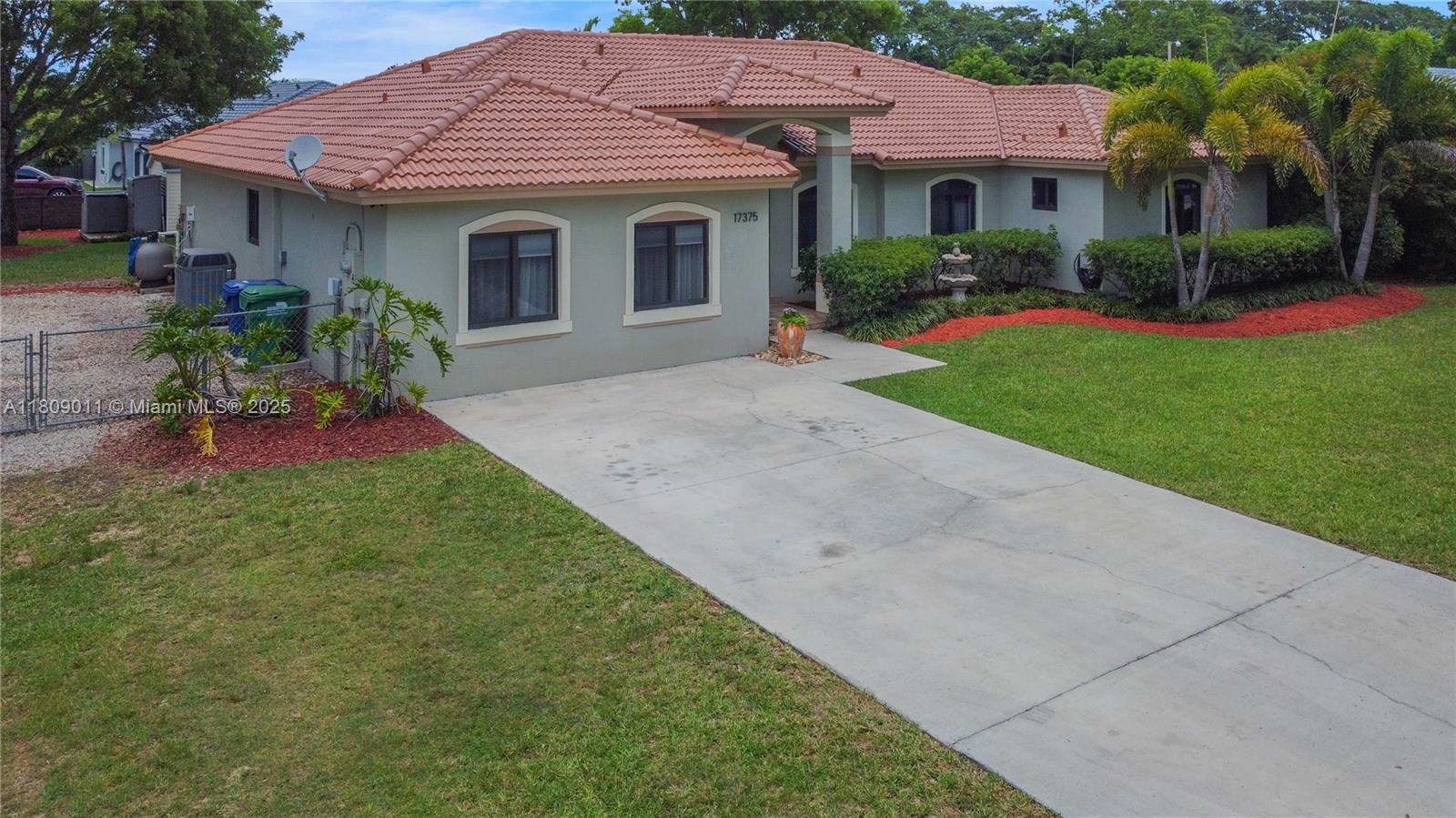 REDLANDS COVE - Residential