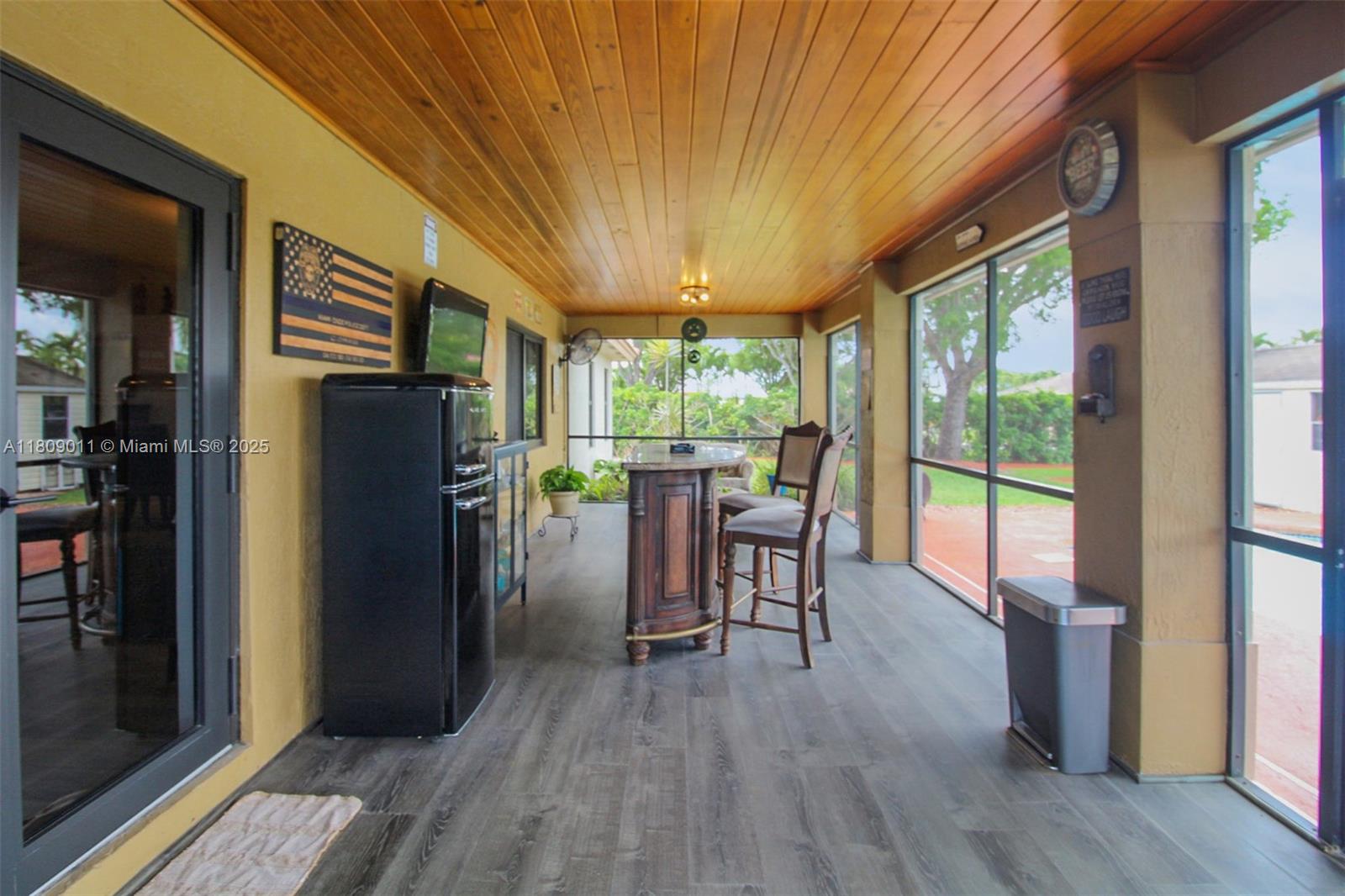 REDLANDS COVE - Residential