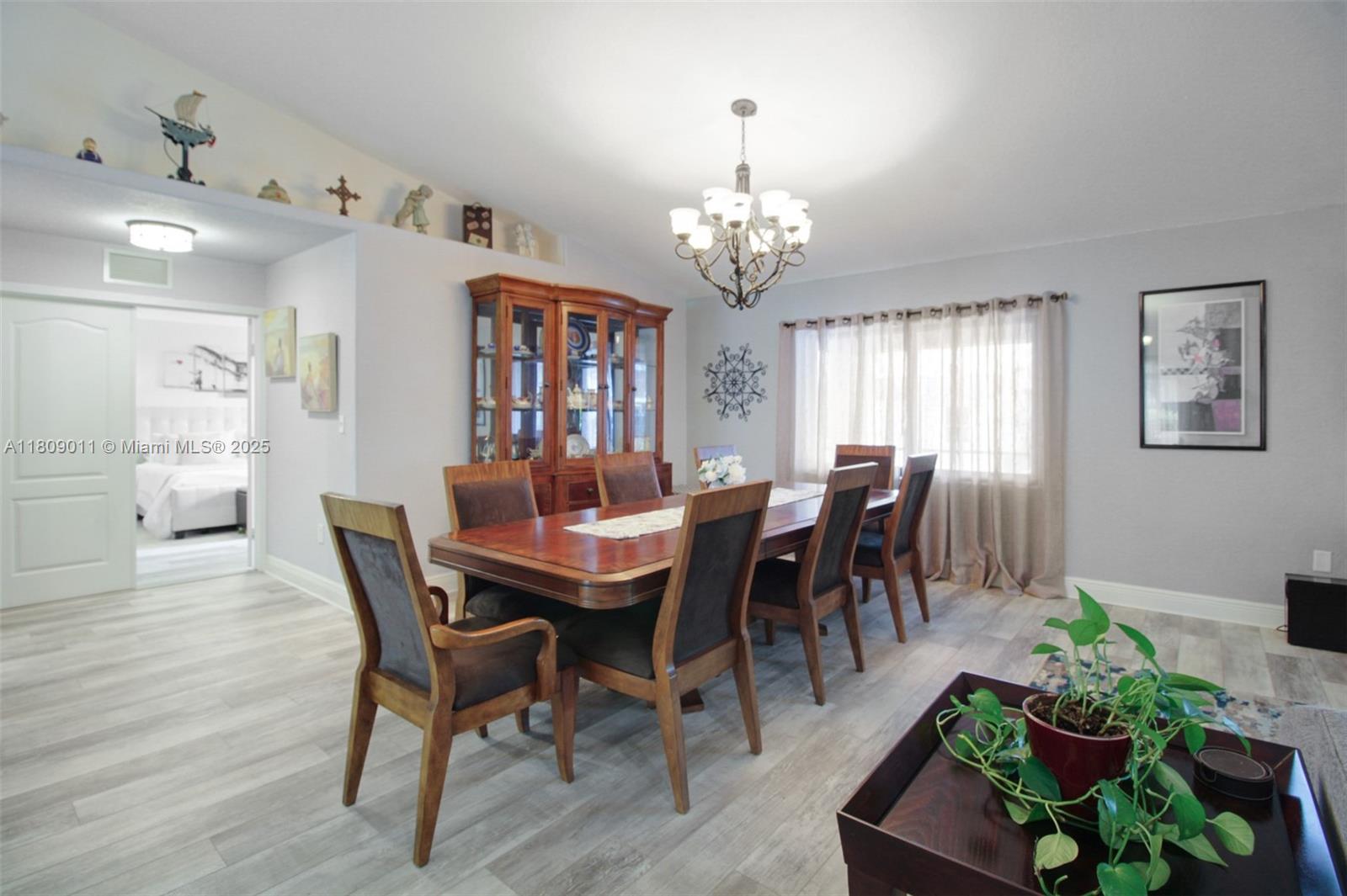 REDLANDS COVE - Residential