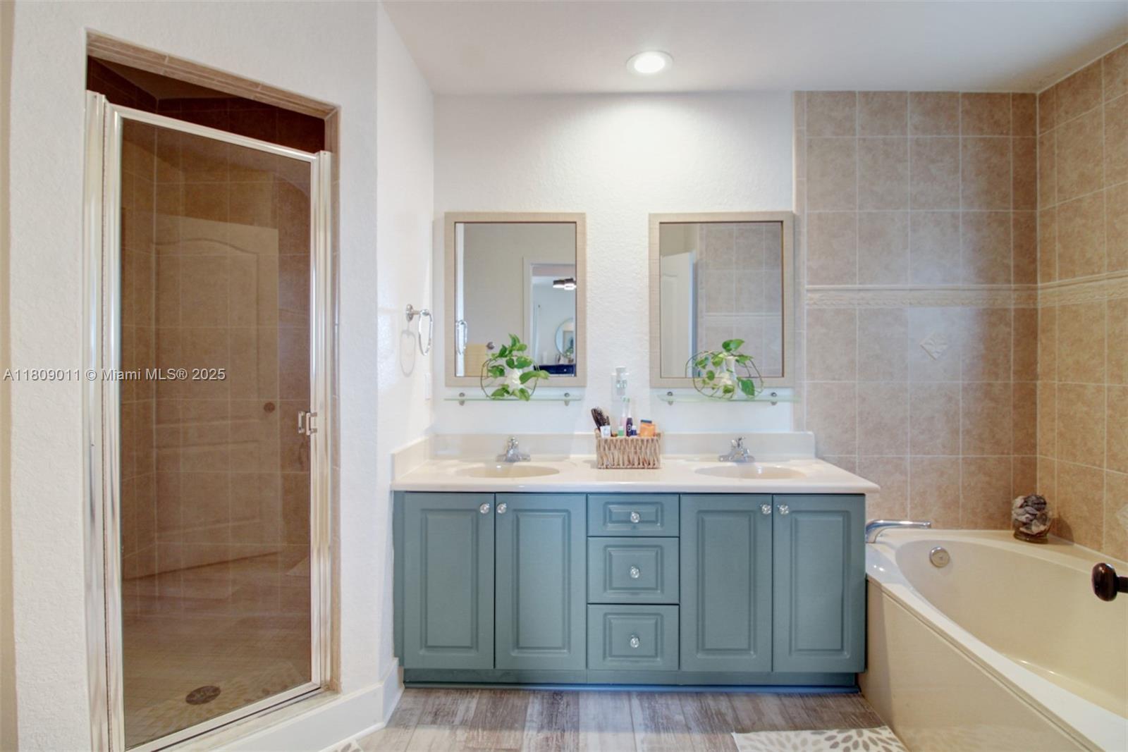 REDLANDS COVE - Residential