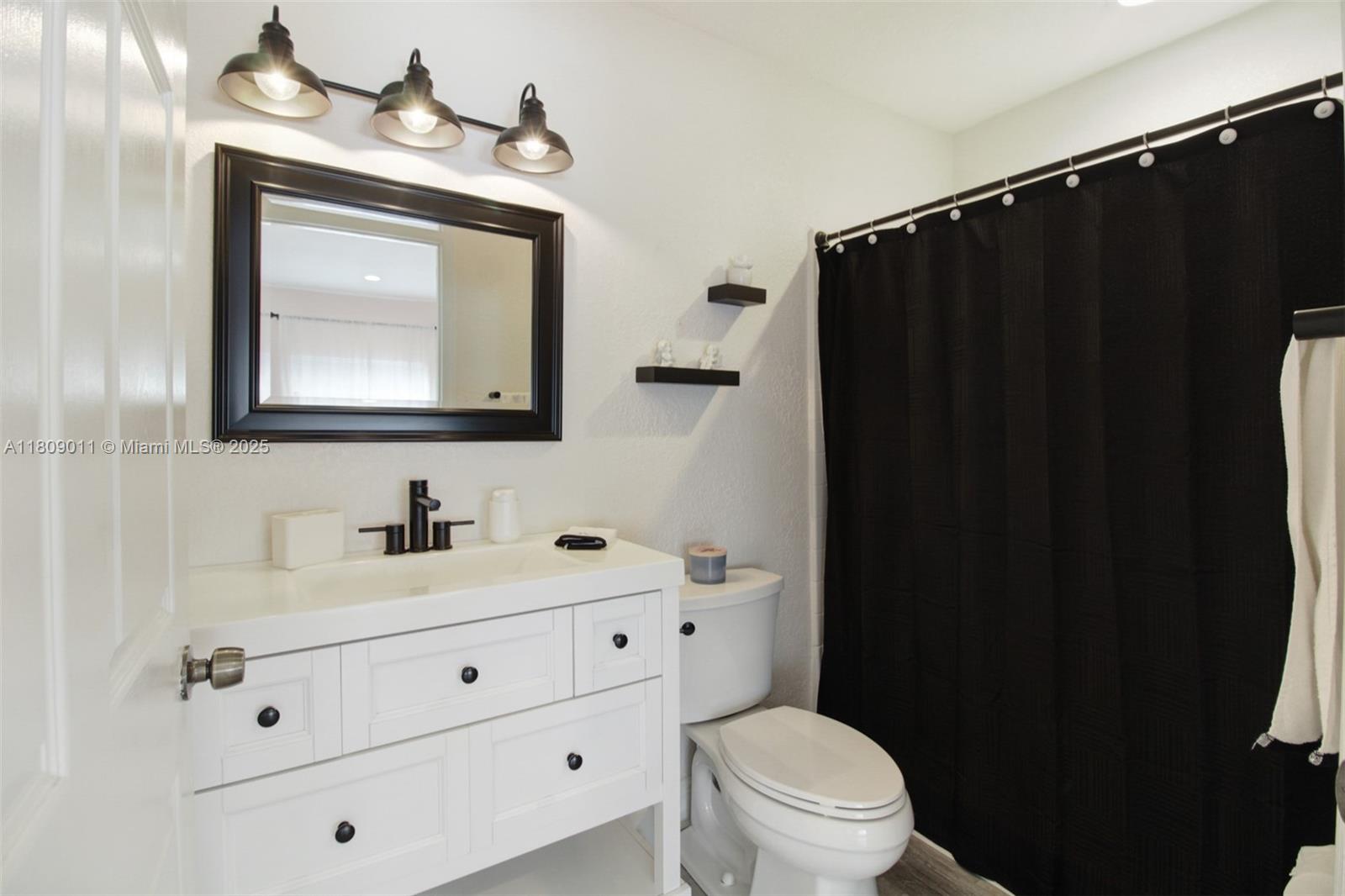 REDLANDS COVE - Residential