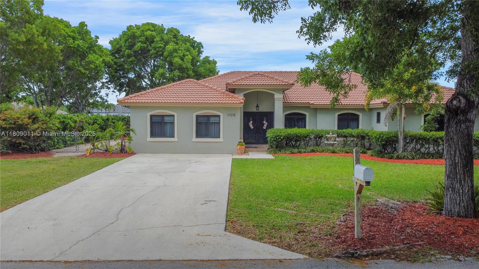 REDLANDS COVE - Residential