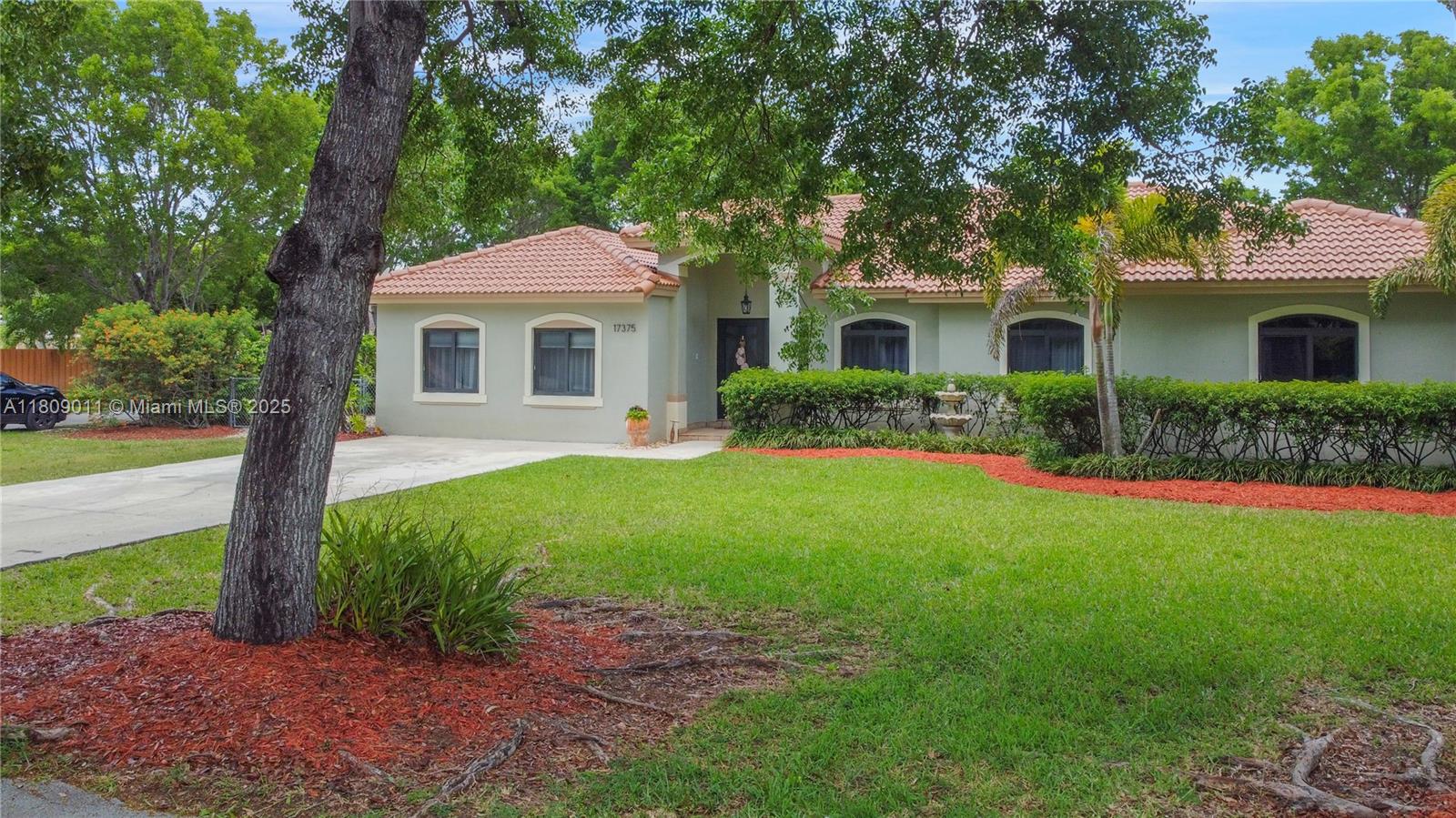 REDLANDS COVE - Residential