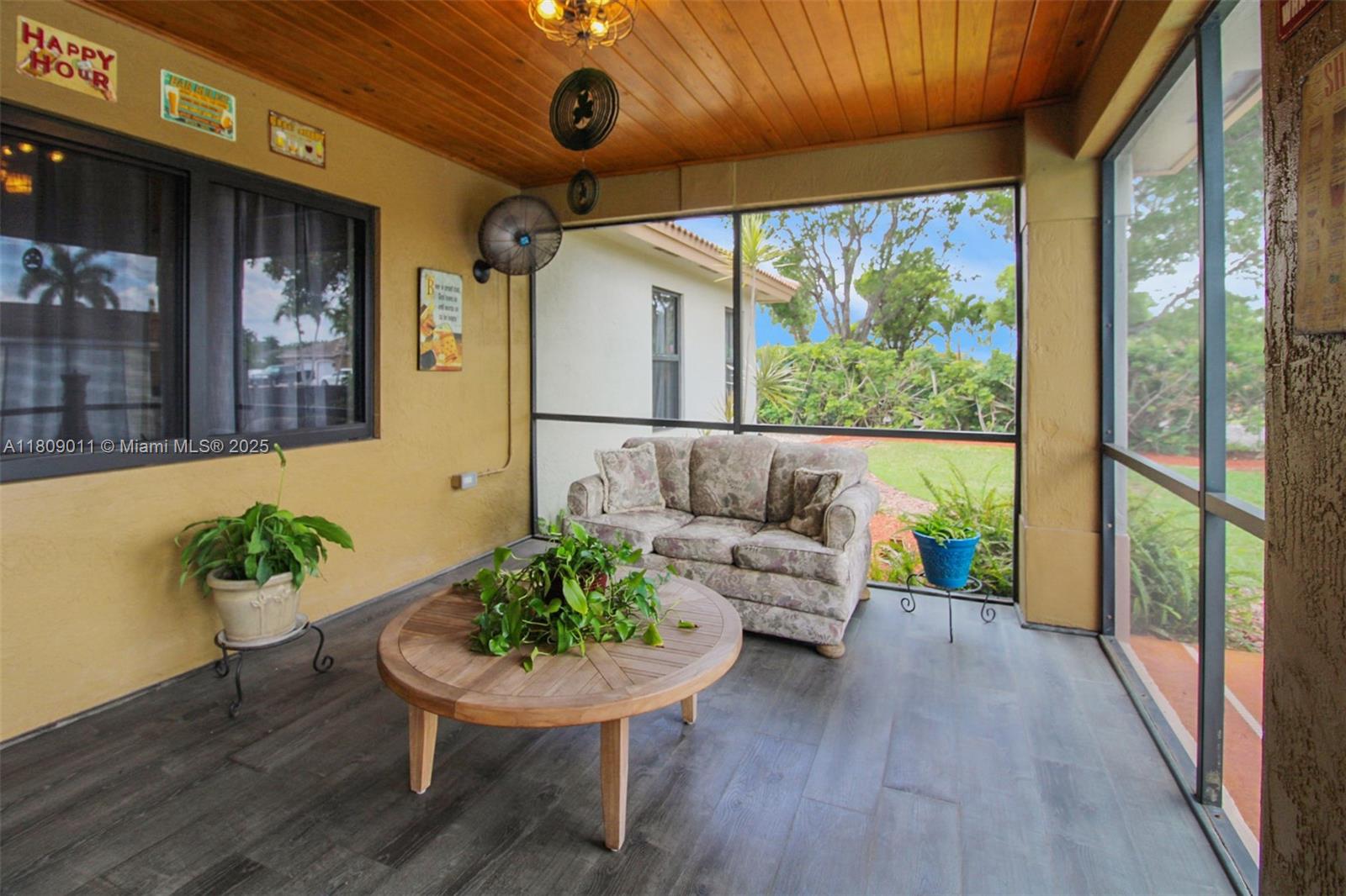 REDLANDS COVE - Residential