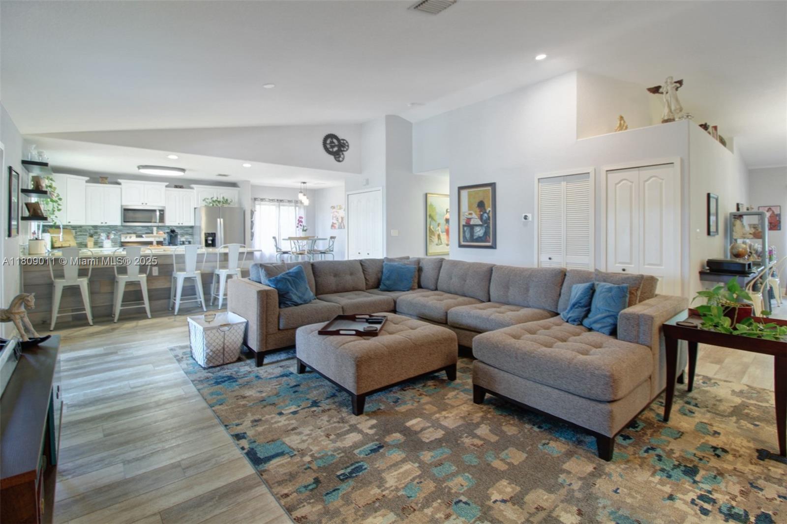 REDLANDS COVE - Residential