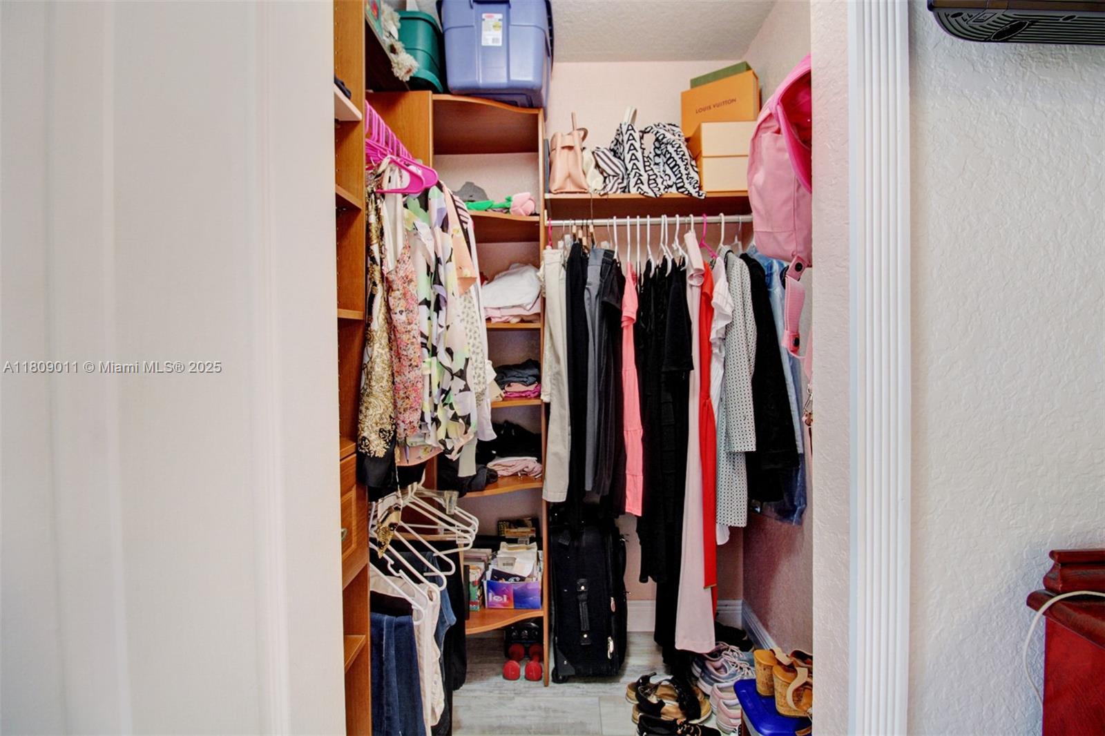 REDLANDS COVE - Residential