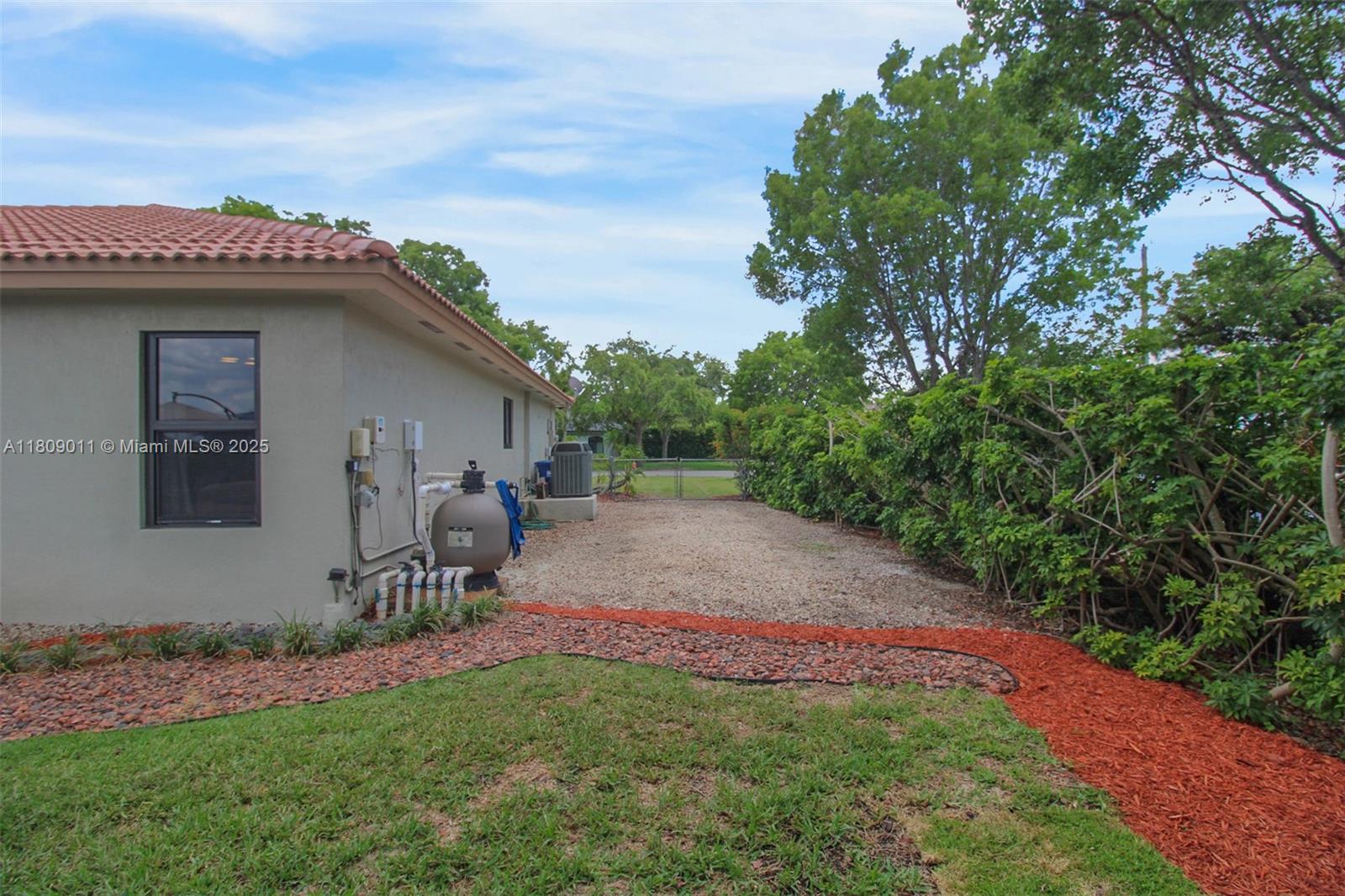 REDLANDS COVE - Residential