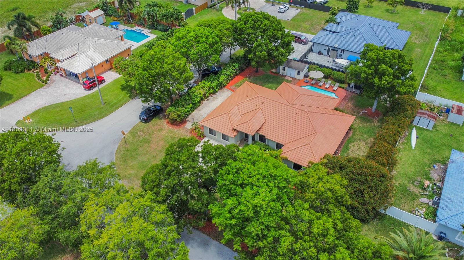 REDLANDS COVE - Residential