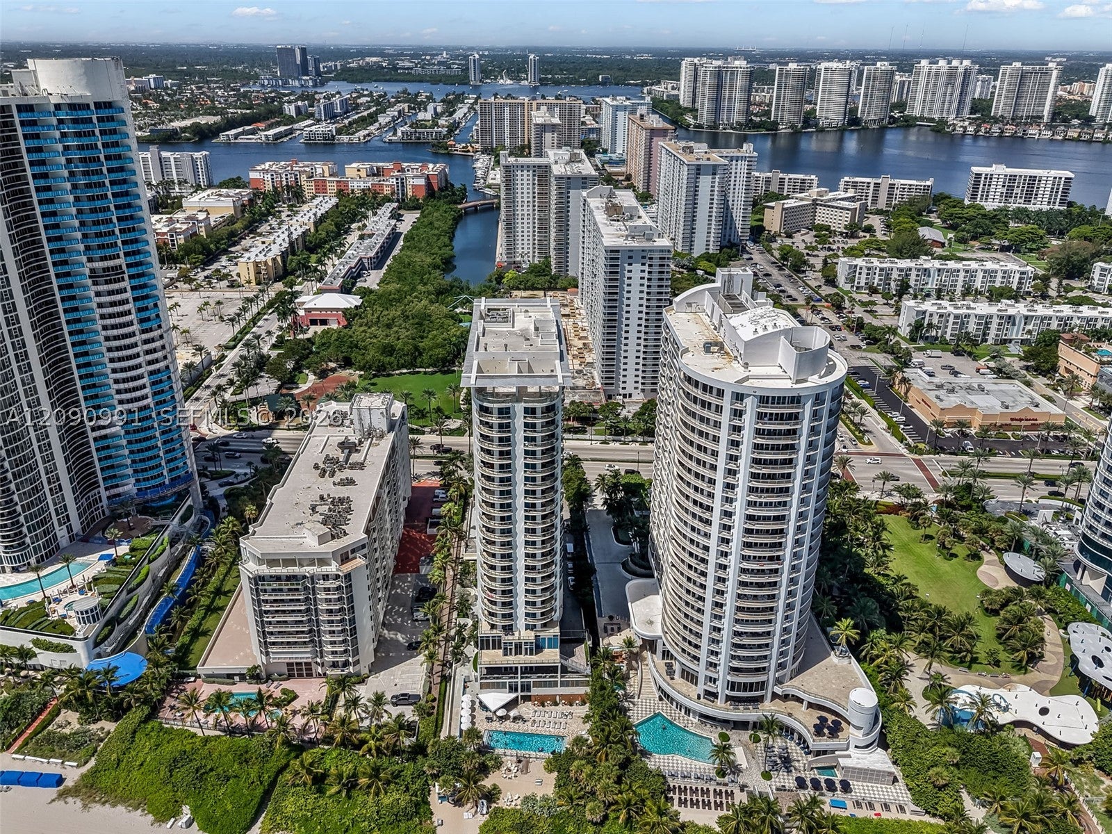 17375 Collins Ave 2305