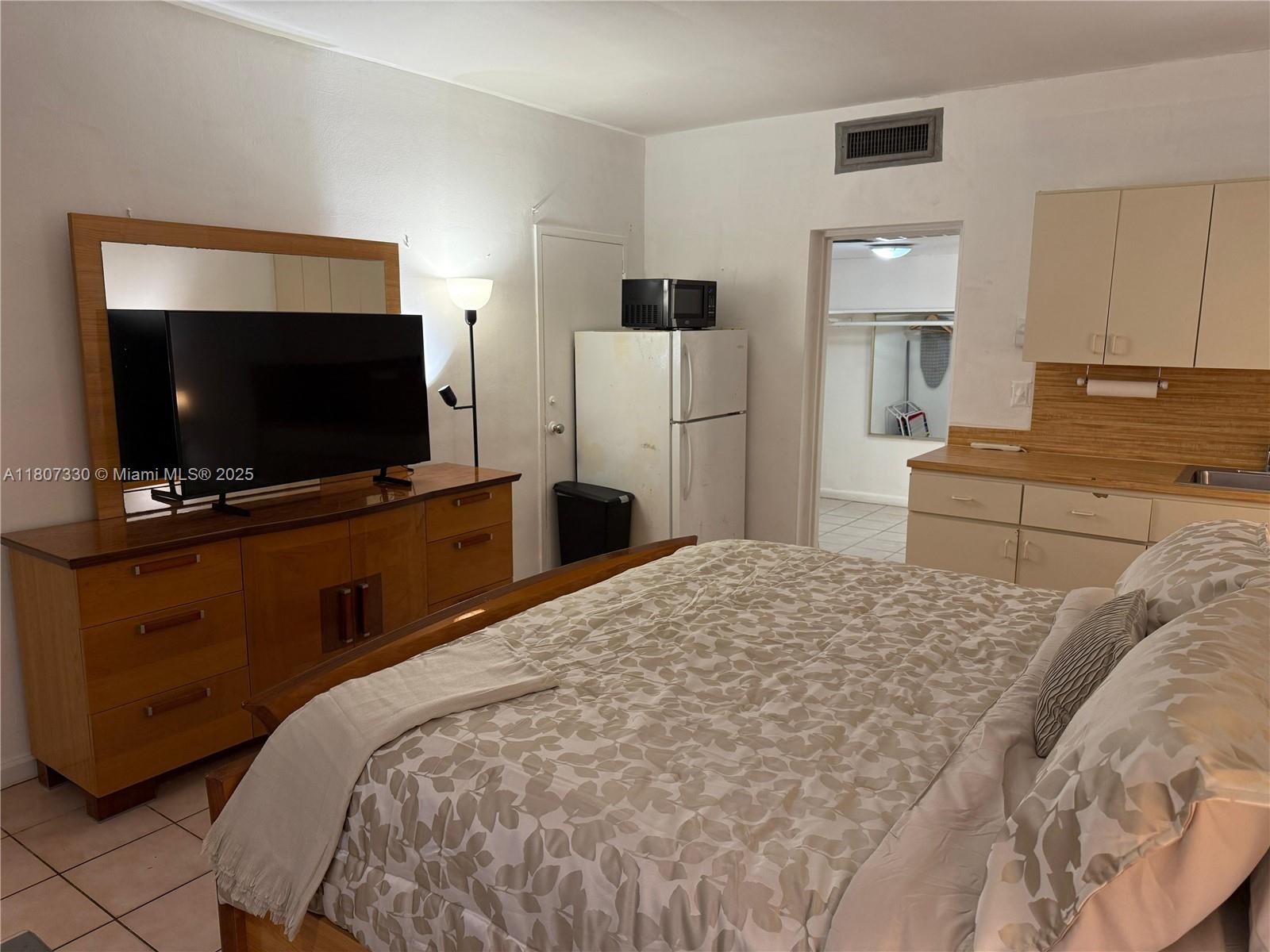 26 W Diplomat Pkwy 2229