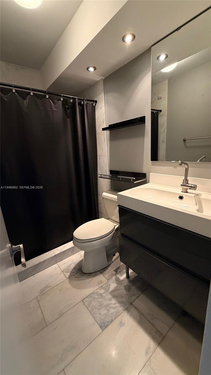 LEISURE SHORES CONDO - Residential Lease