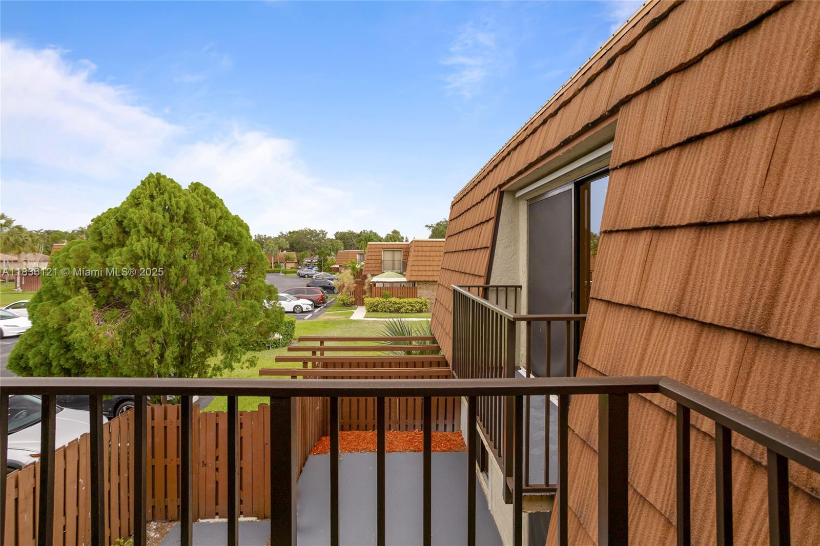 C H E ACRES - Residential