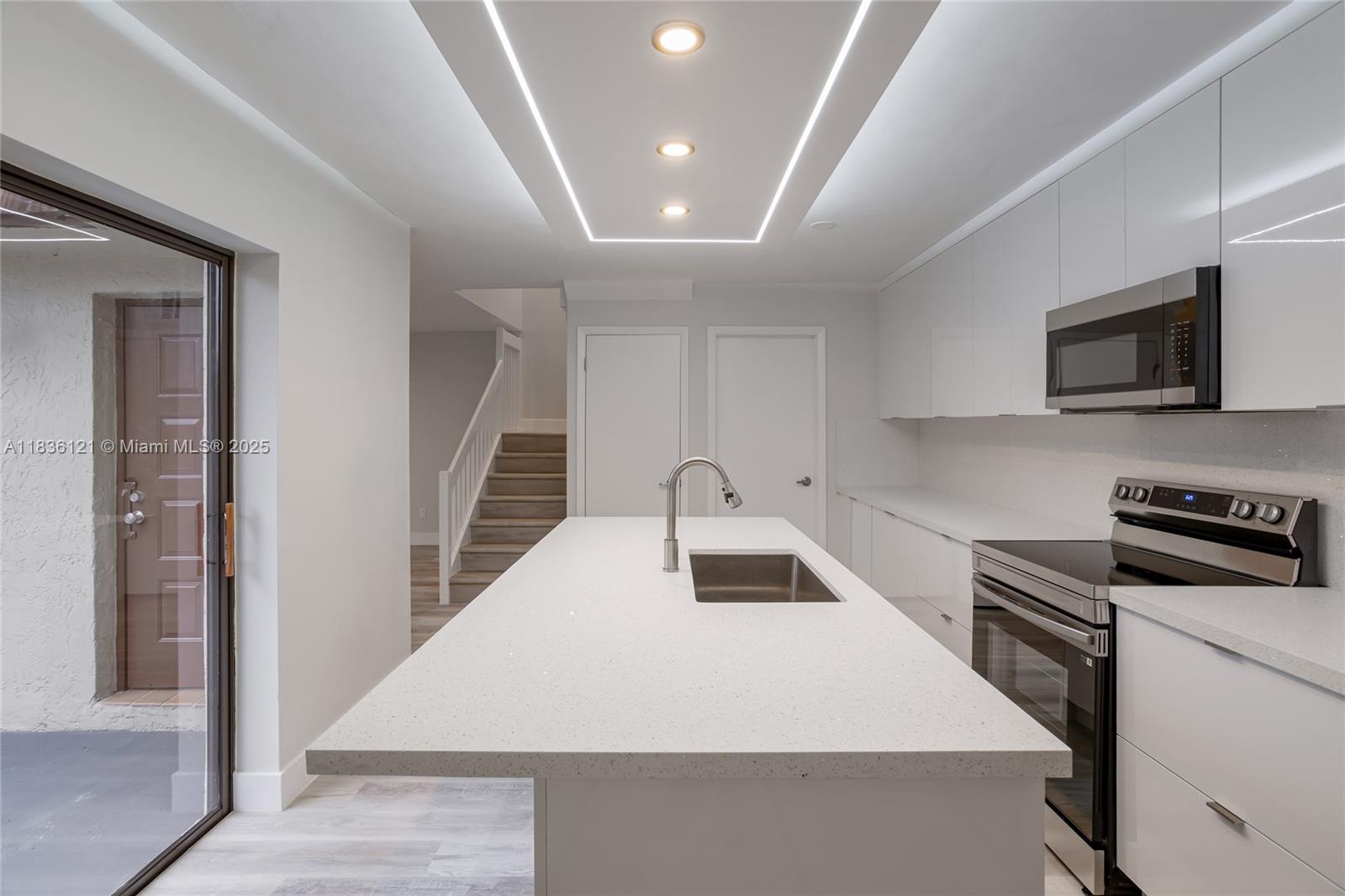 C H E ACRES - Residential