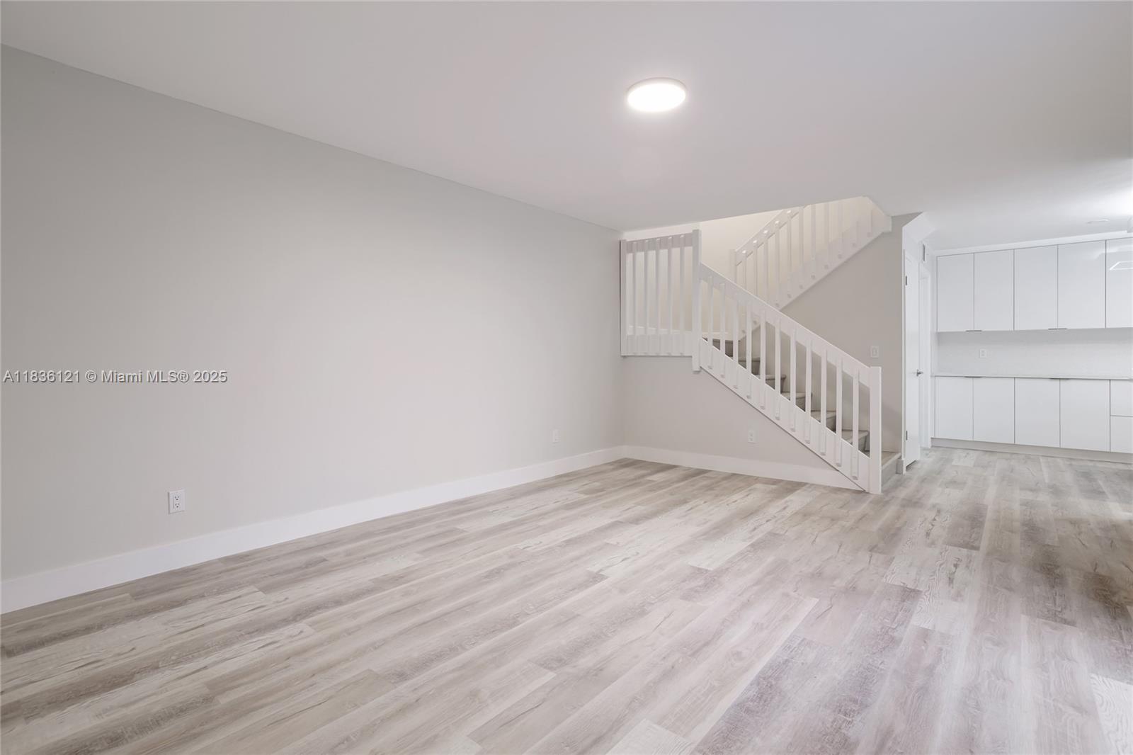 C H E ACRES - Residential