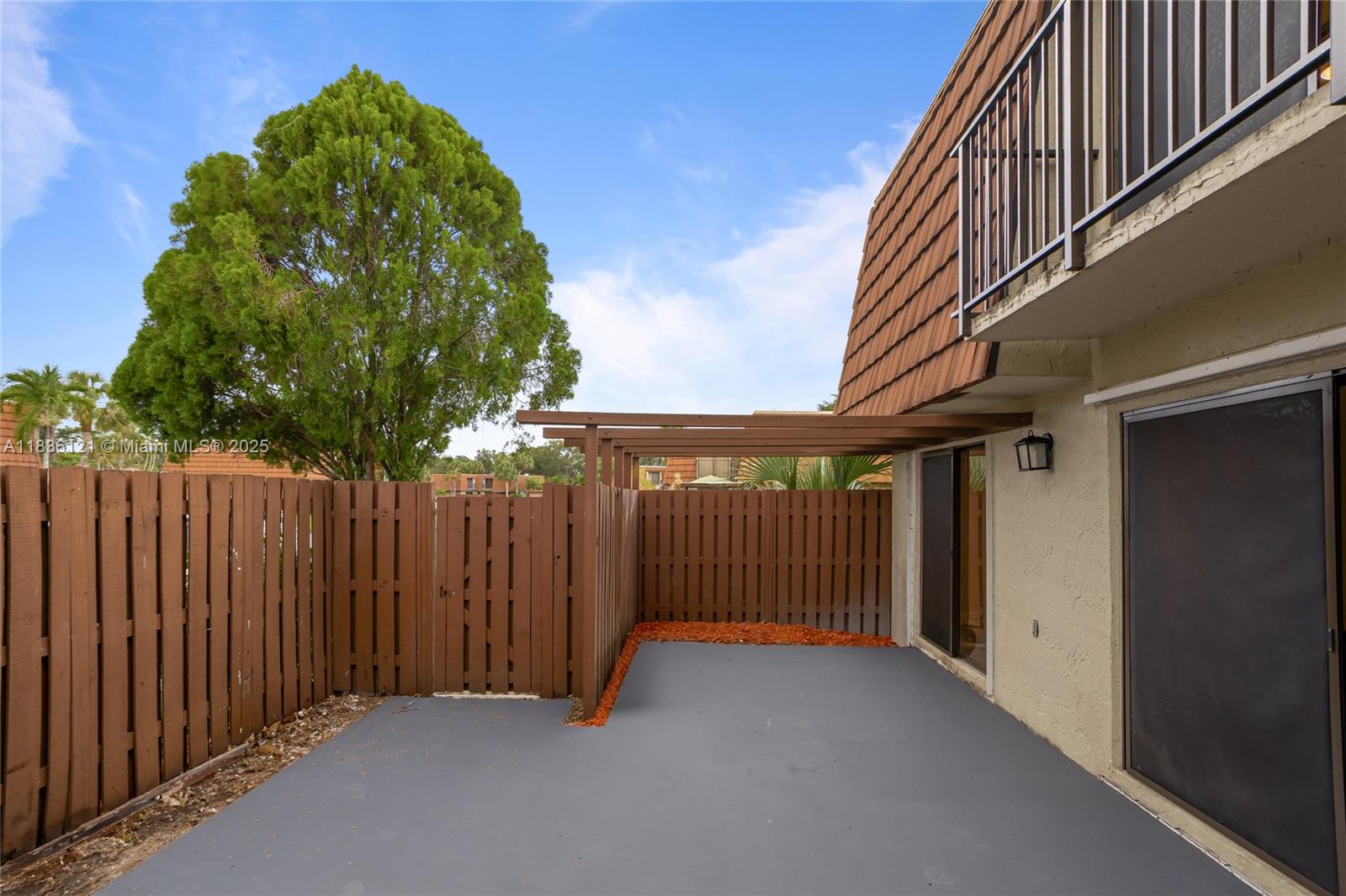 C H E ACRES - Residential