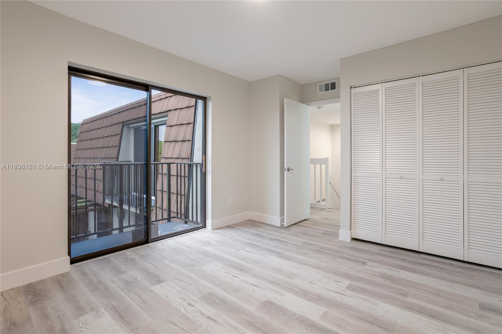 C H E ACRES - Residential