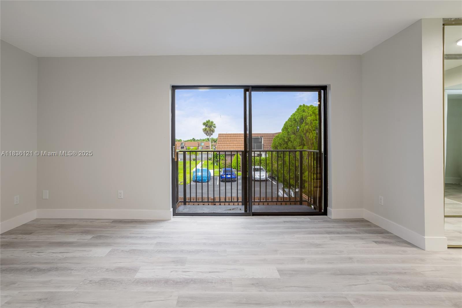 C H E ACRES - Residential