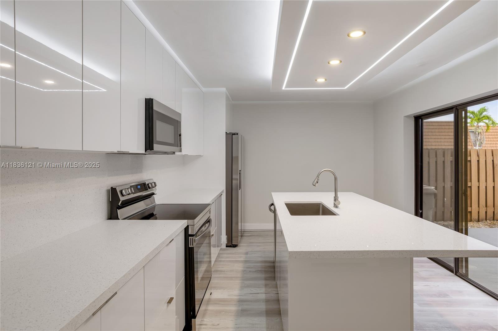 C H E ACRES - Residential