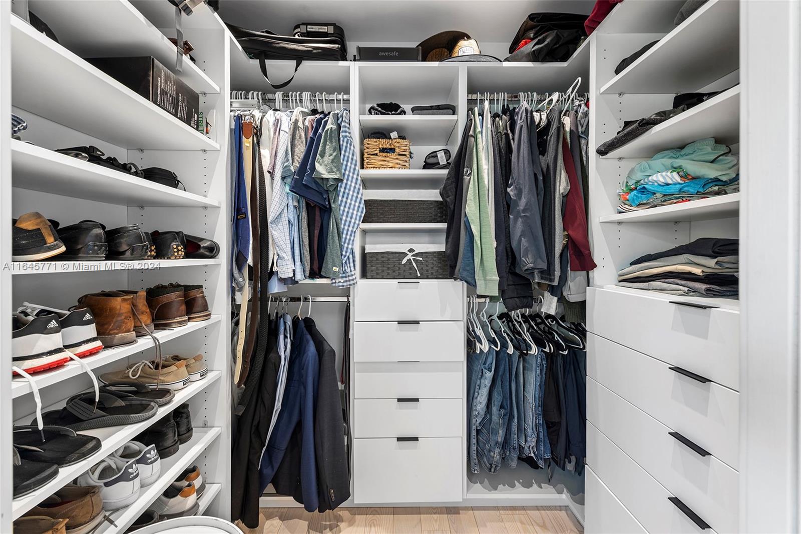 CORAL BAY SEC D - Residential