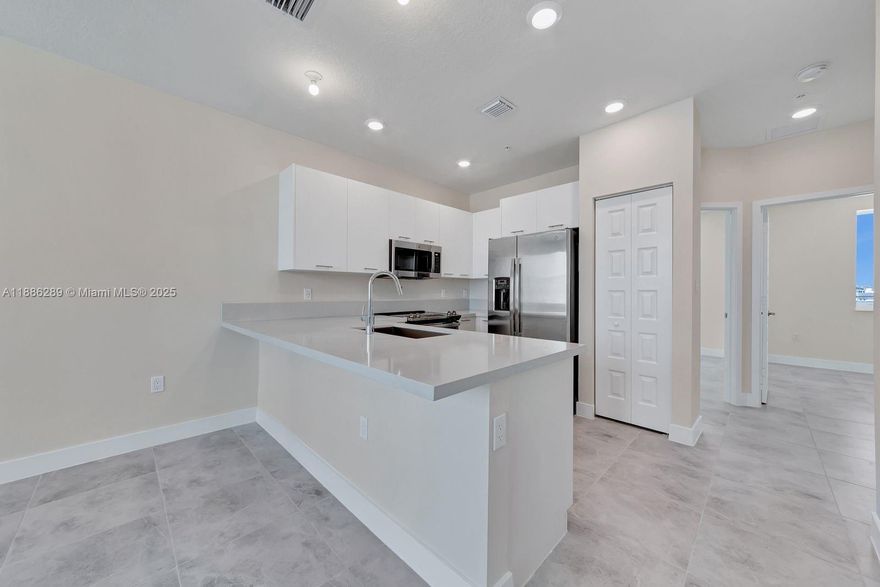 This modern and spacious 3 bedroom / 2 bathroom condo is located in the beautiful community of Landmark at Doral. It boasts a spacious living and dining area, kitchen with stainless appliances, and ceramic floors throughout. Walking distance to the state-of-the-art complex, Landmark Club, which features an array of luxury style amenities such a clubhouse, swimming pool, splash park, tennis courts and open-air amphitheater. Located in the heart of Doral near great schools, restaurants, and shopping/entertainment spots.