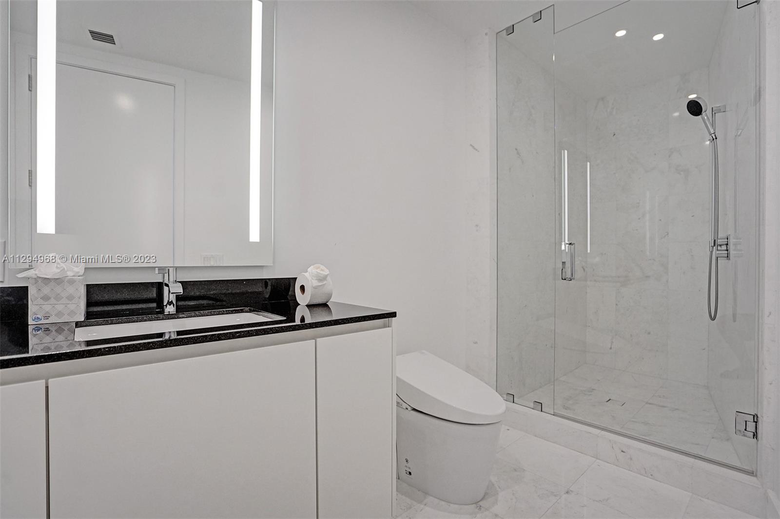 18555 COLLINS AVENUE COND - Residential