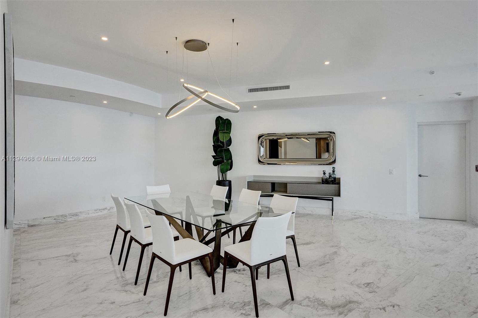 18555 COLLINS AVENUE COND - Residential