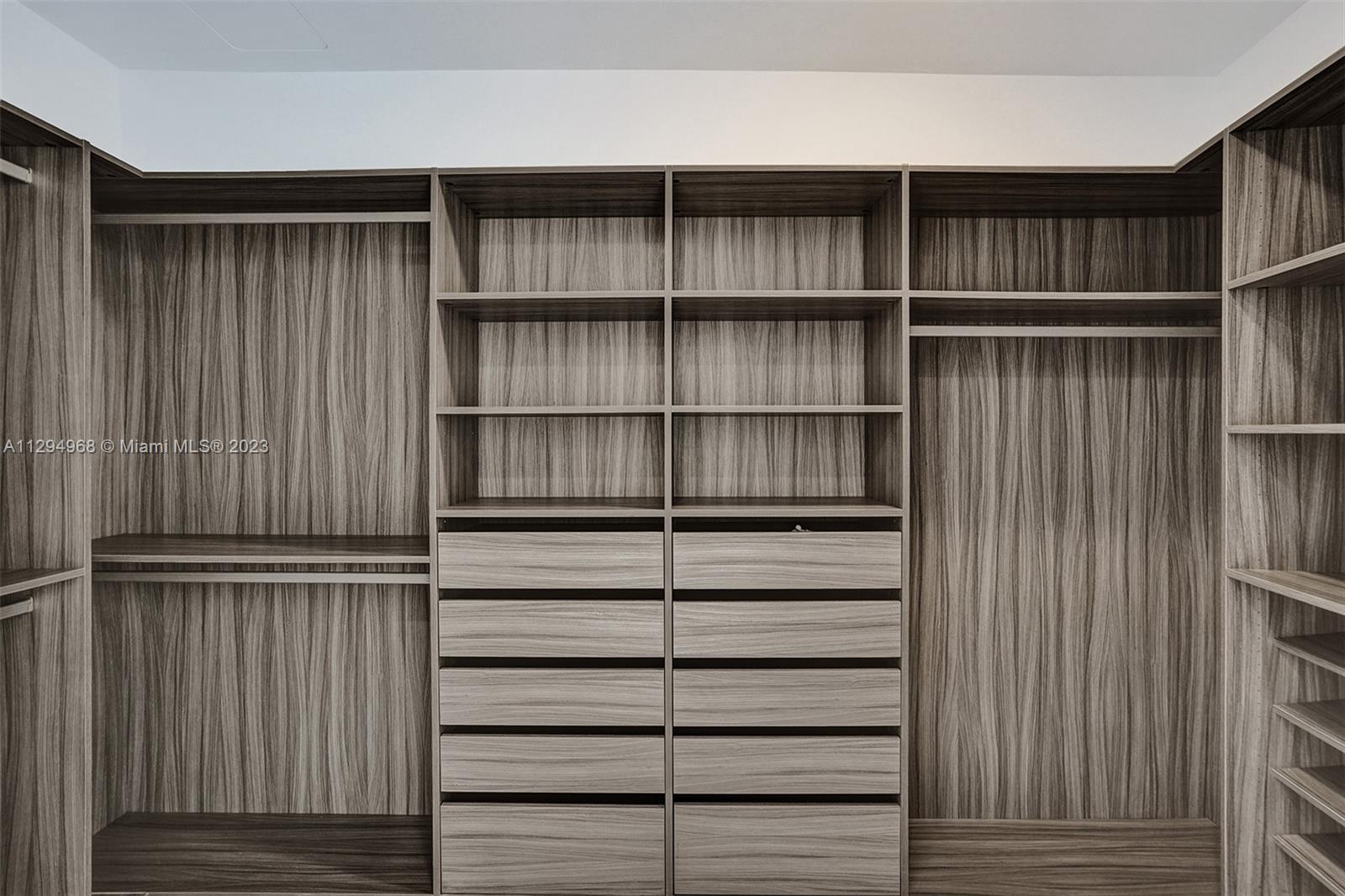 18555 COLLINS AVENUE COND - Residential