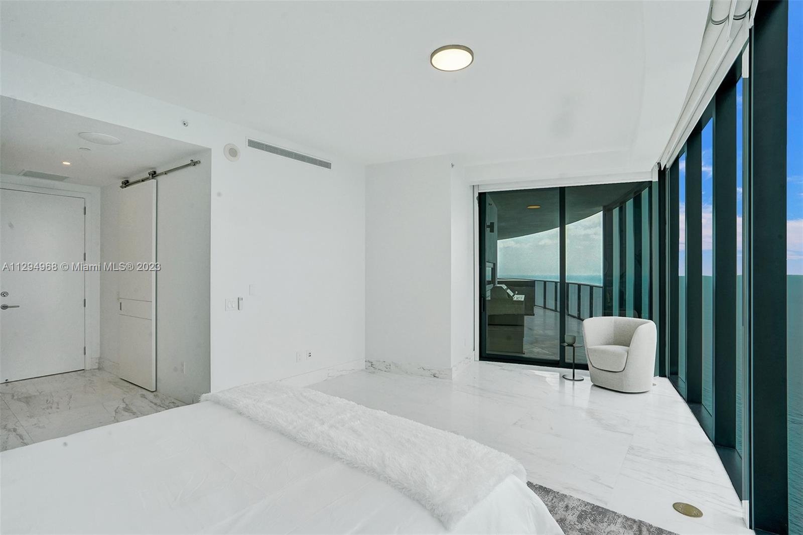 18555 COLLINS AVENUE COND - Residential