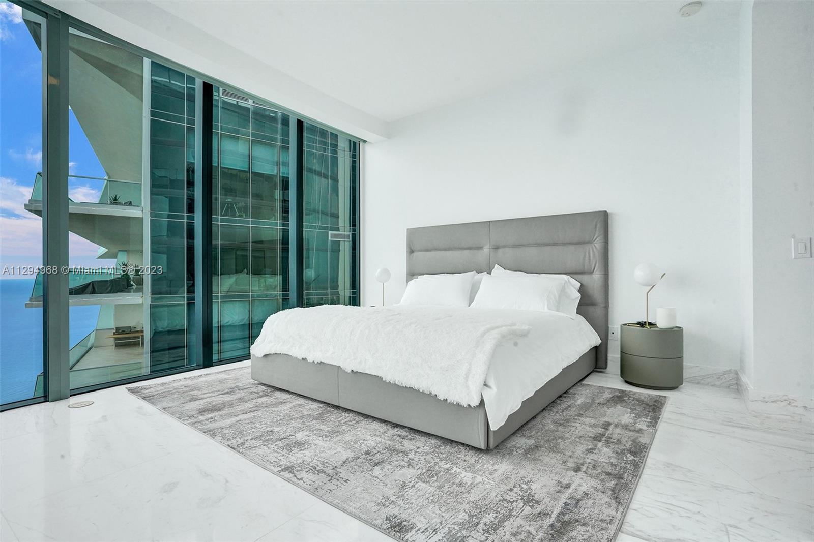 18555 COLLINS AVENUE COND - Residential