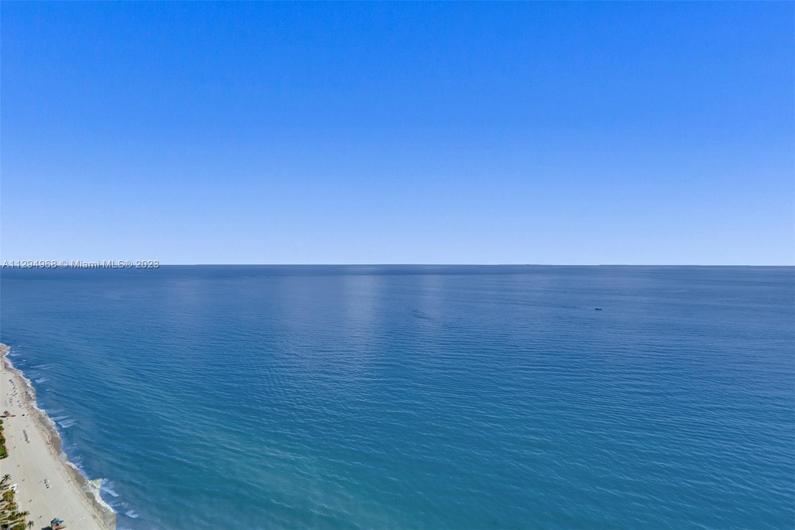 18555 COLLINS AVENUE COND - Residential