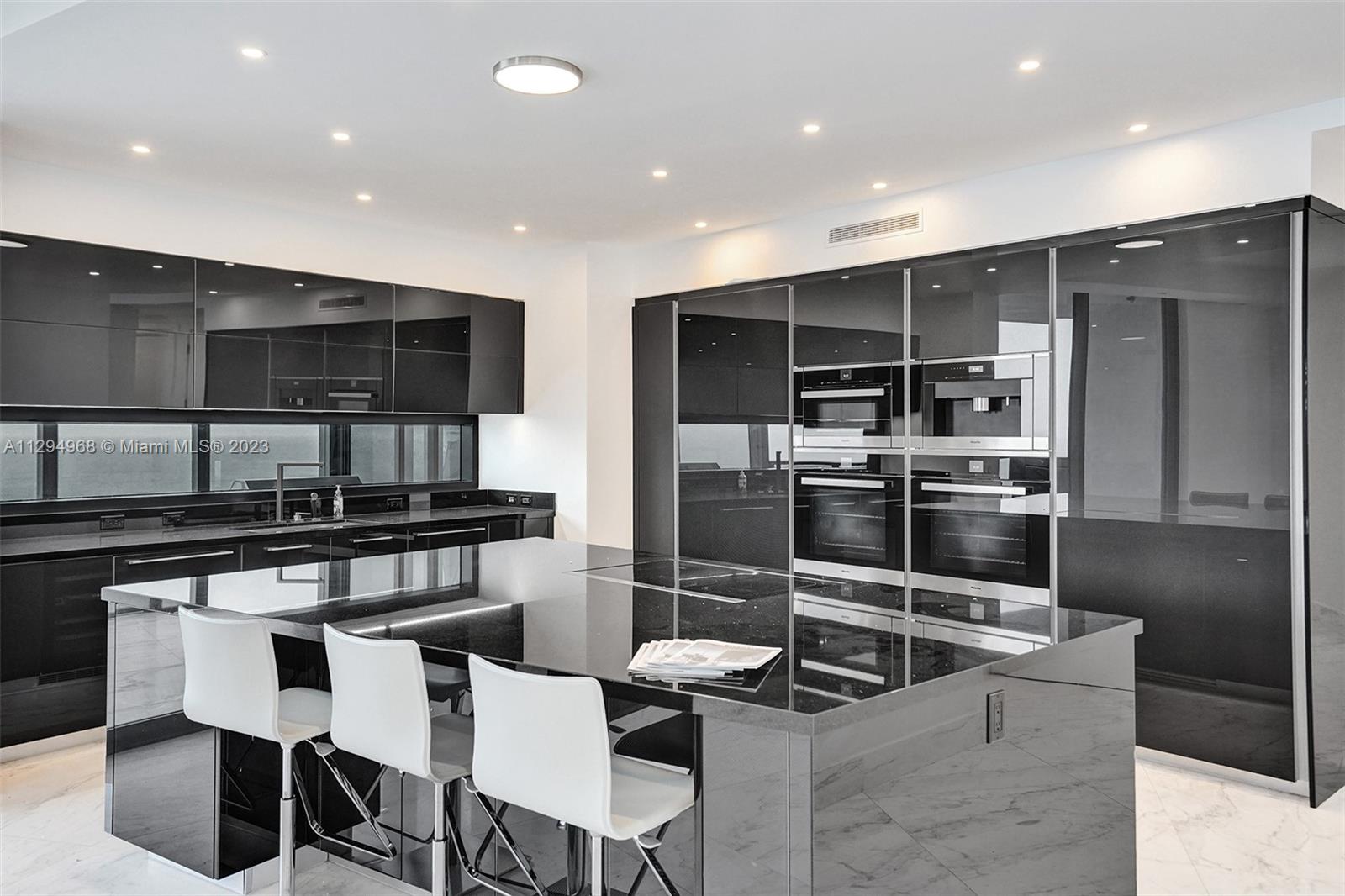 18555 COLLINS AVENUE COND - Residential