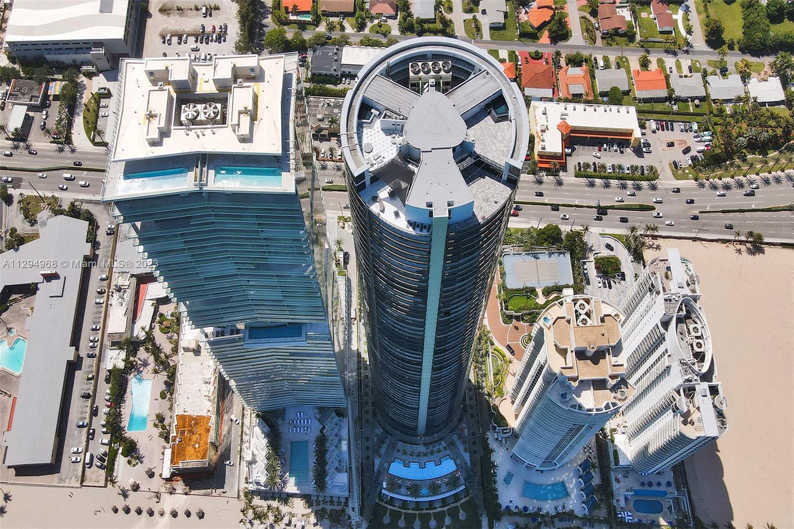 18555 COLLINS AVENUE COND - Residential