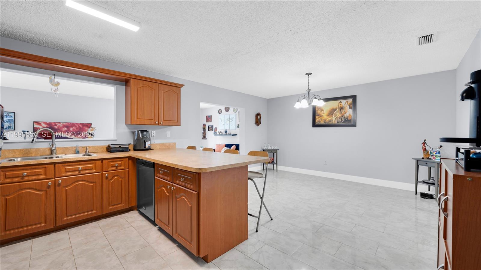 OAKWOOD AT THE HAMMOCKS - Residential