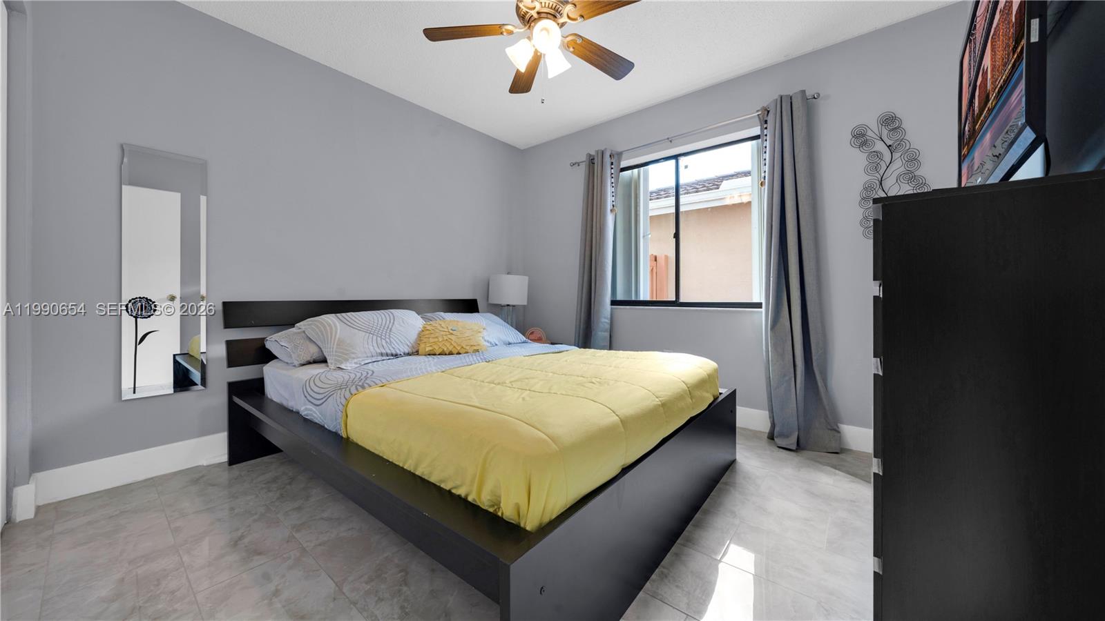 OAKWOOD AT THE HAMMOCKS - Residential