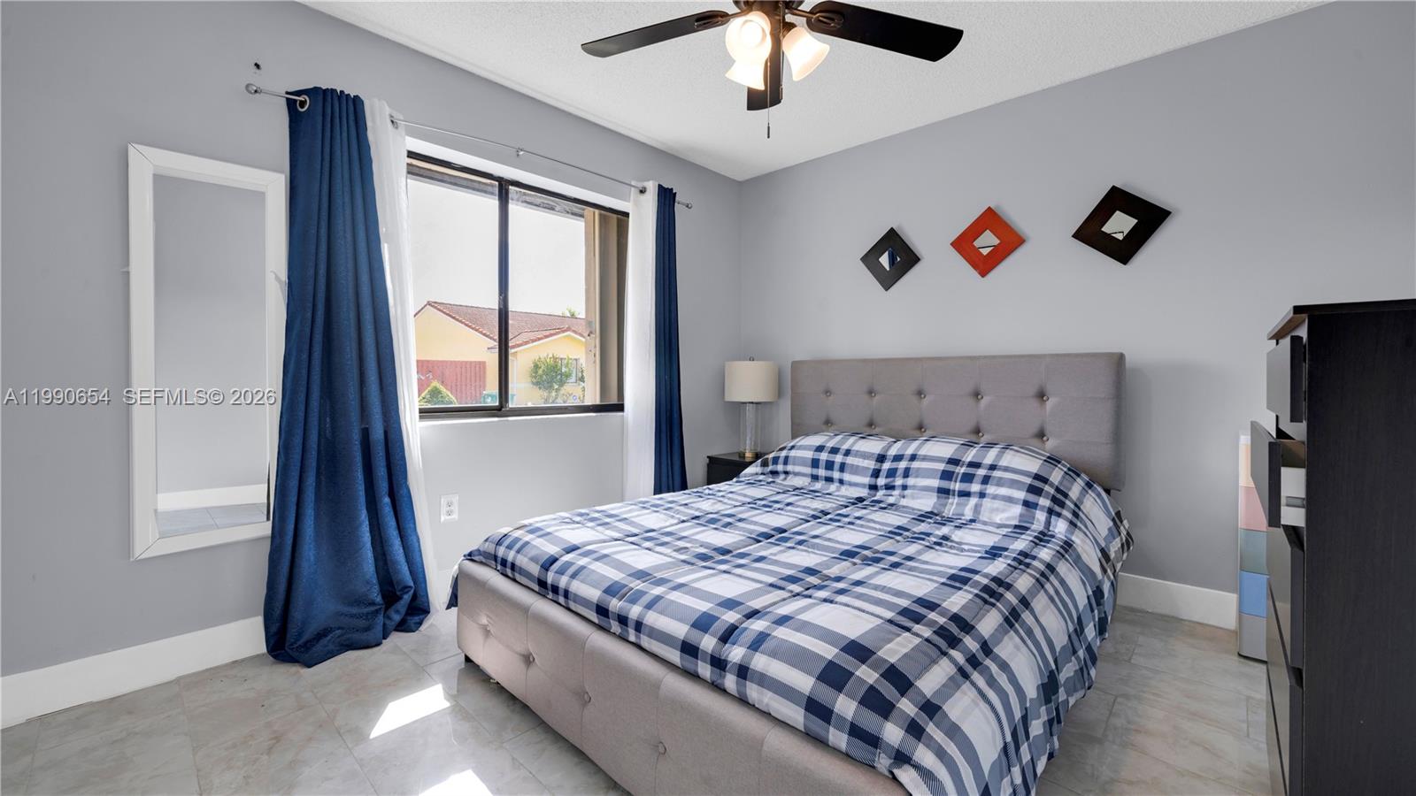 OAKWOOD AT THE HAMMOCKS - Residential