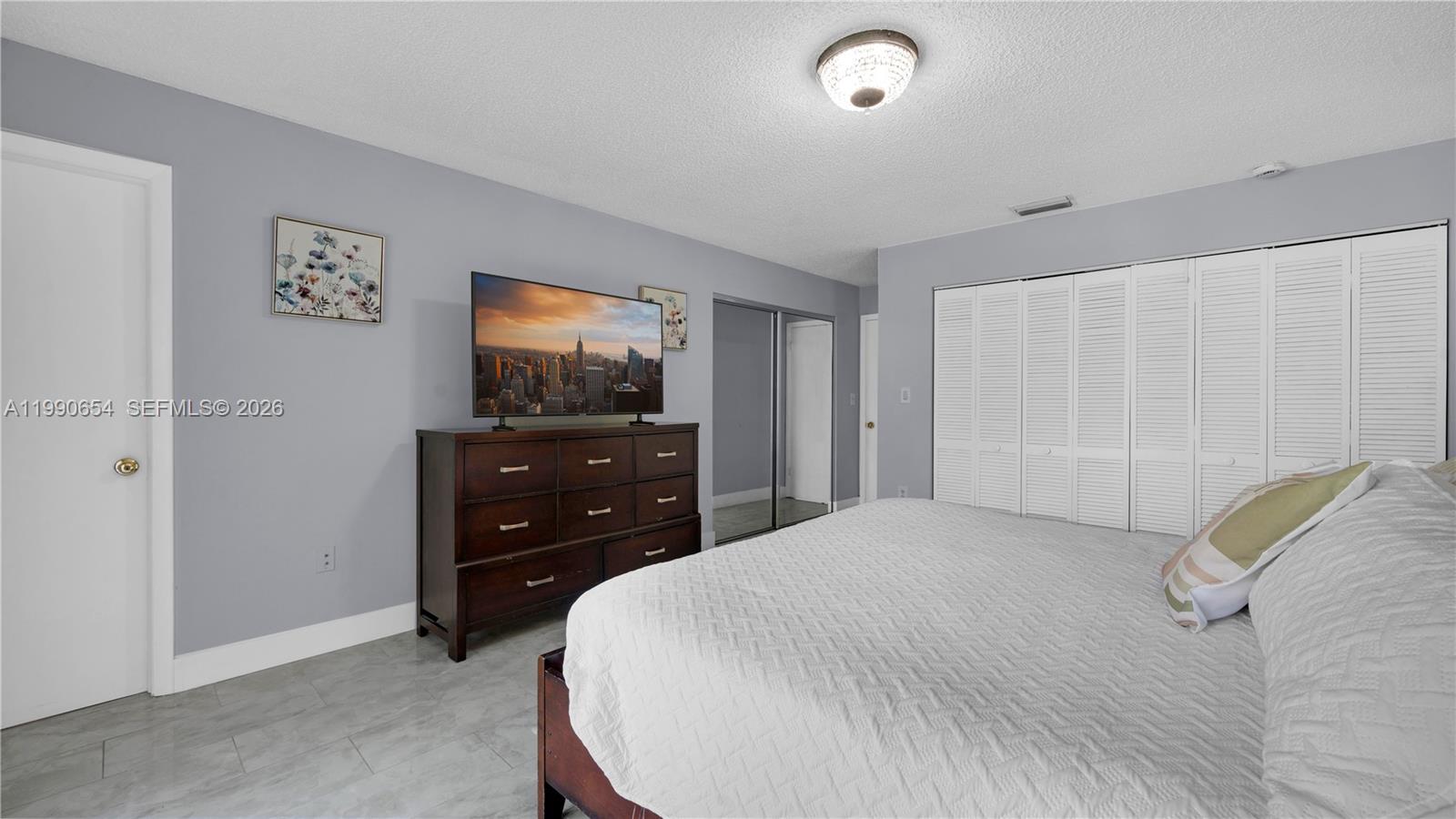 OAKWOOD AT THE HAMMOCKS - Residential