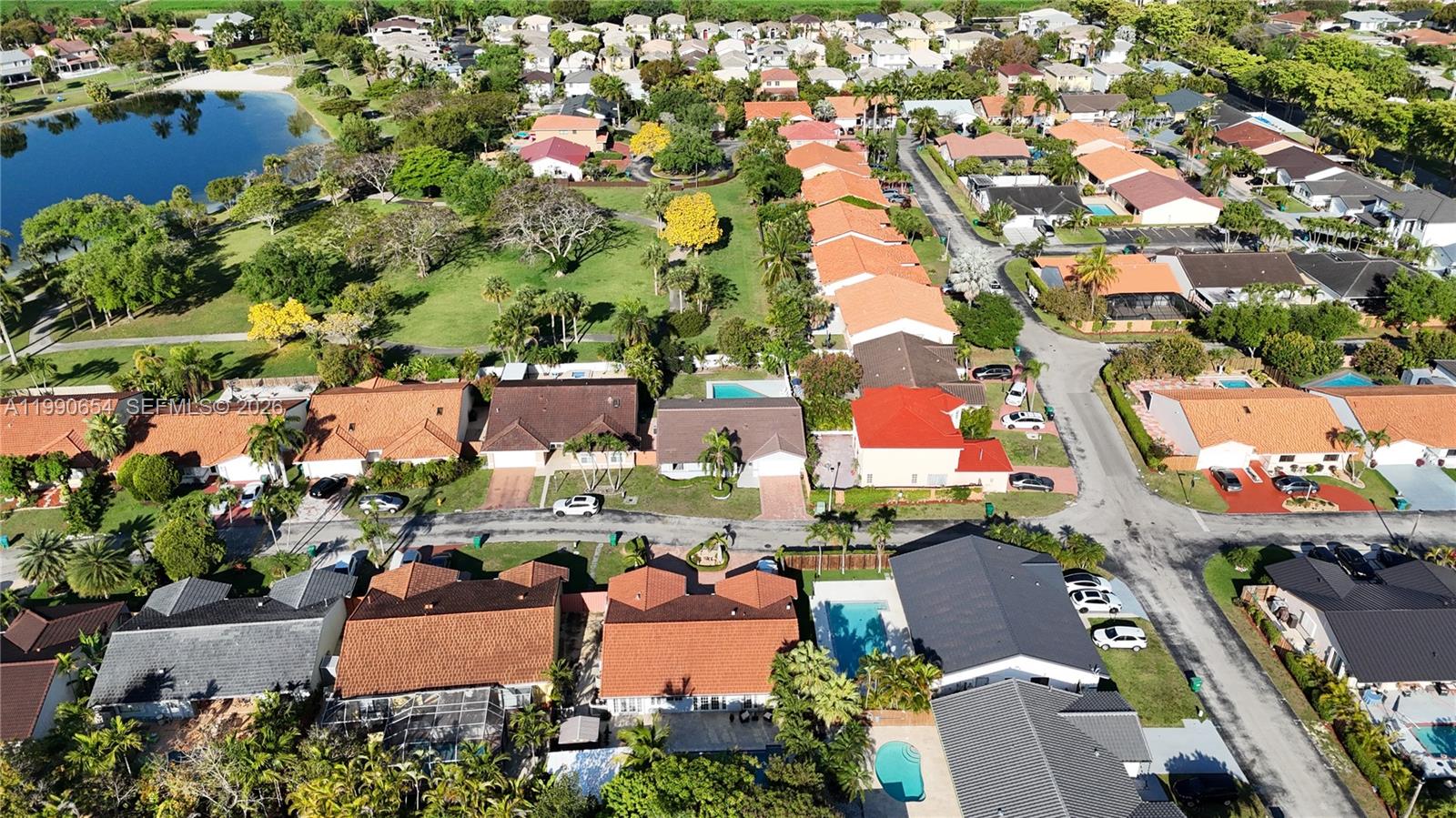 OAKWOOD AT THE HAMMOCKS - Residential