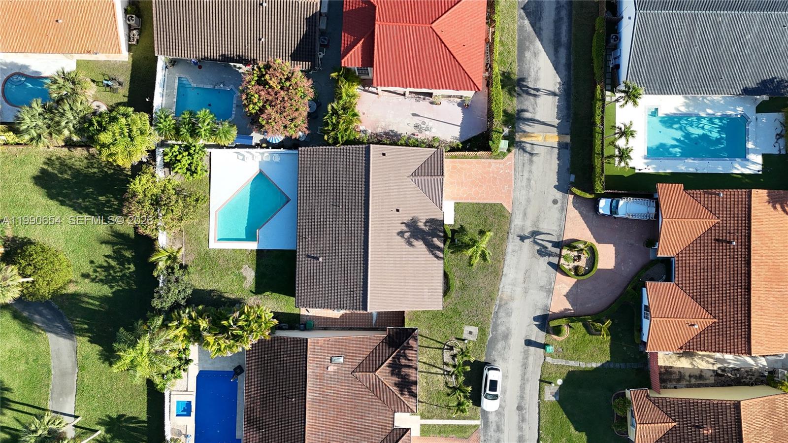 OAKWOOD AT THE HAMMOCKS - Residential