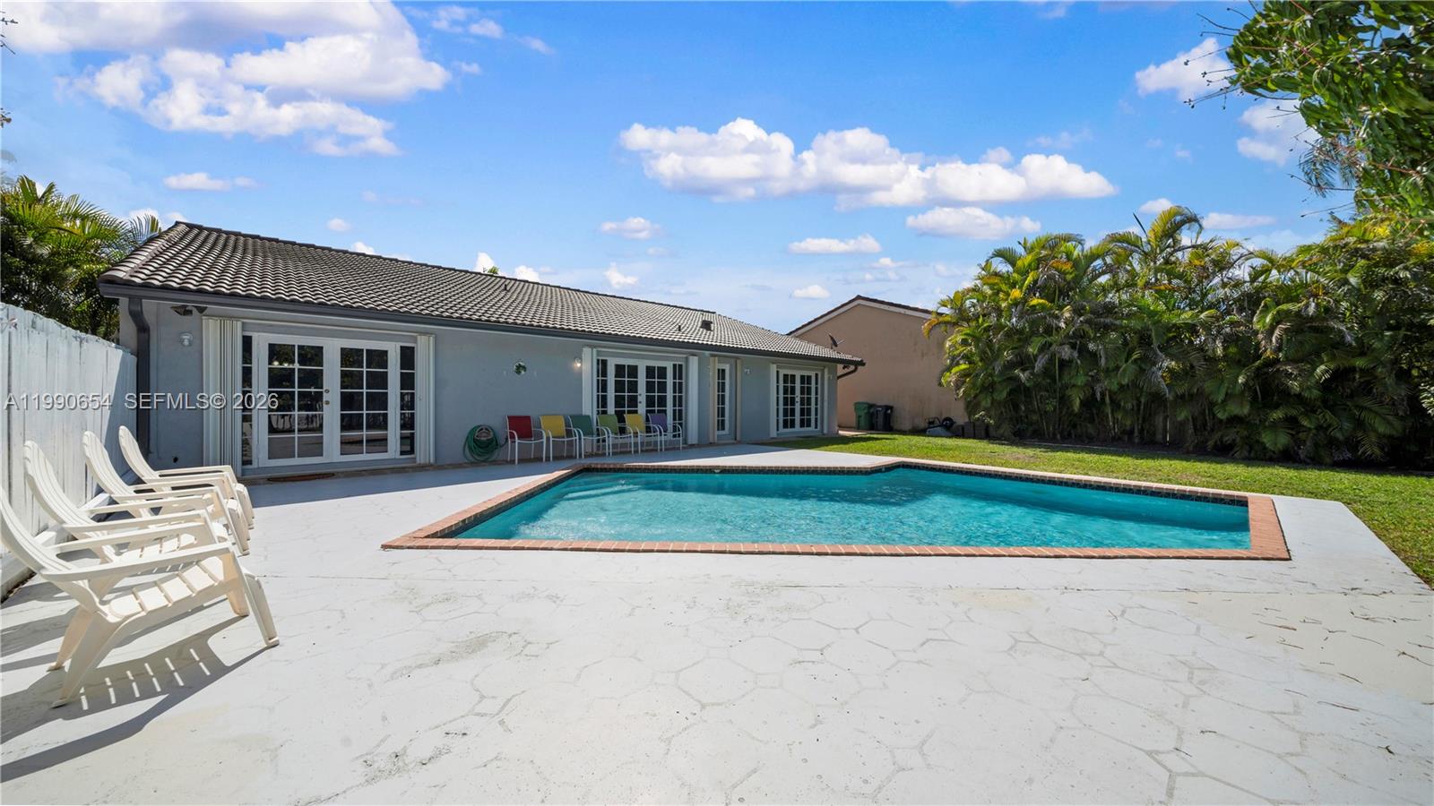 OAKWOOD AT THE HAMMOCKS - Residential