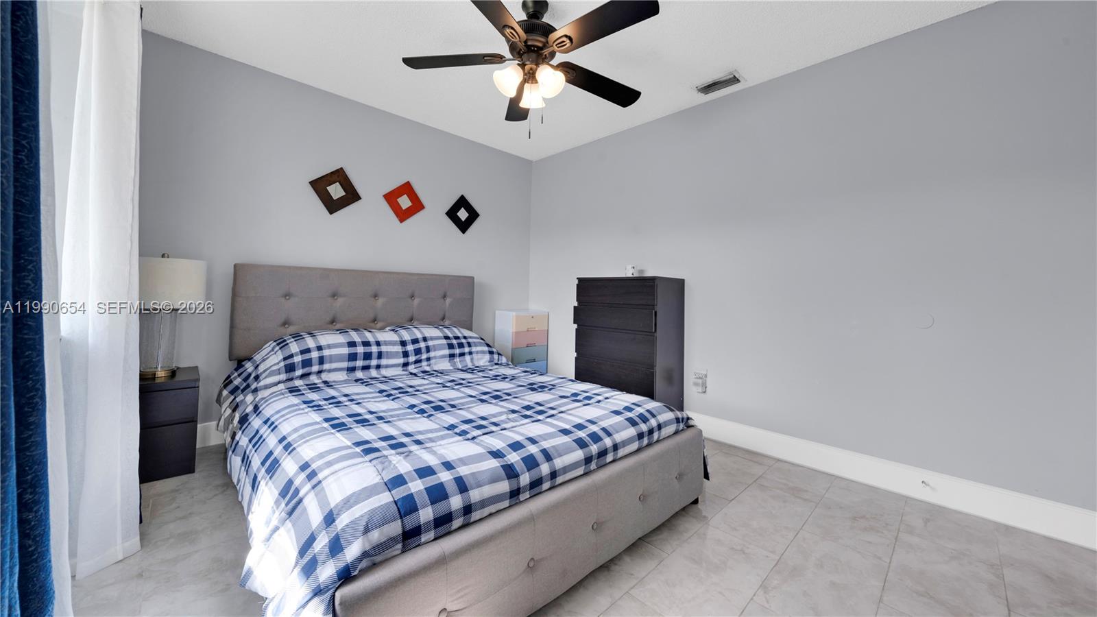 OAKWOOD AT THE HAMMOCKS - Residential