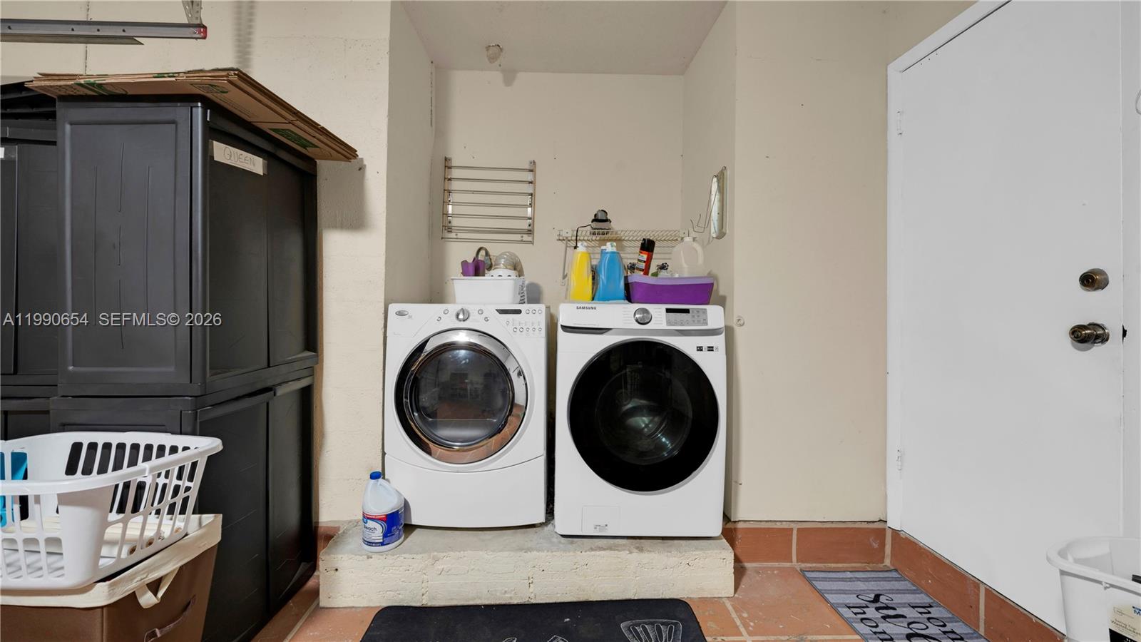 OAKWOOD AT THE HAMMOCKS - Residential