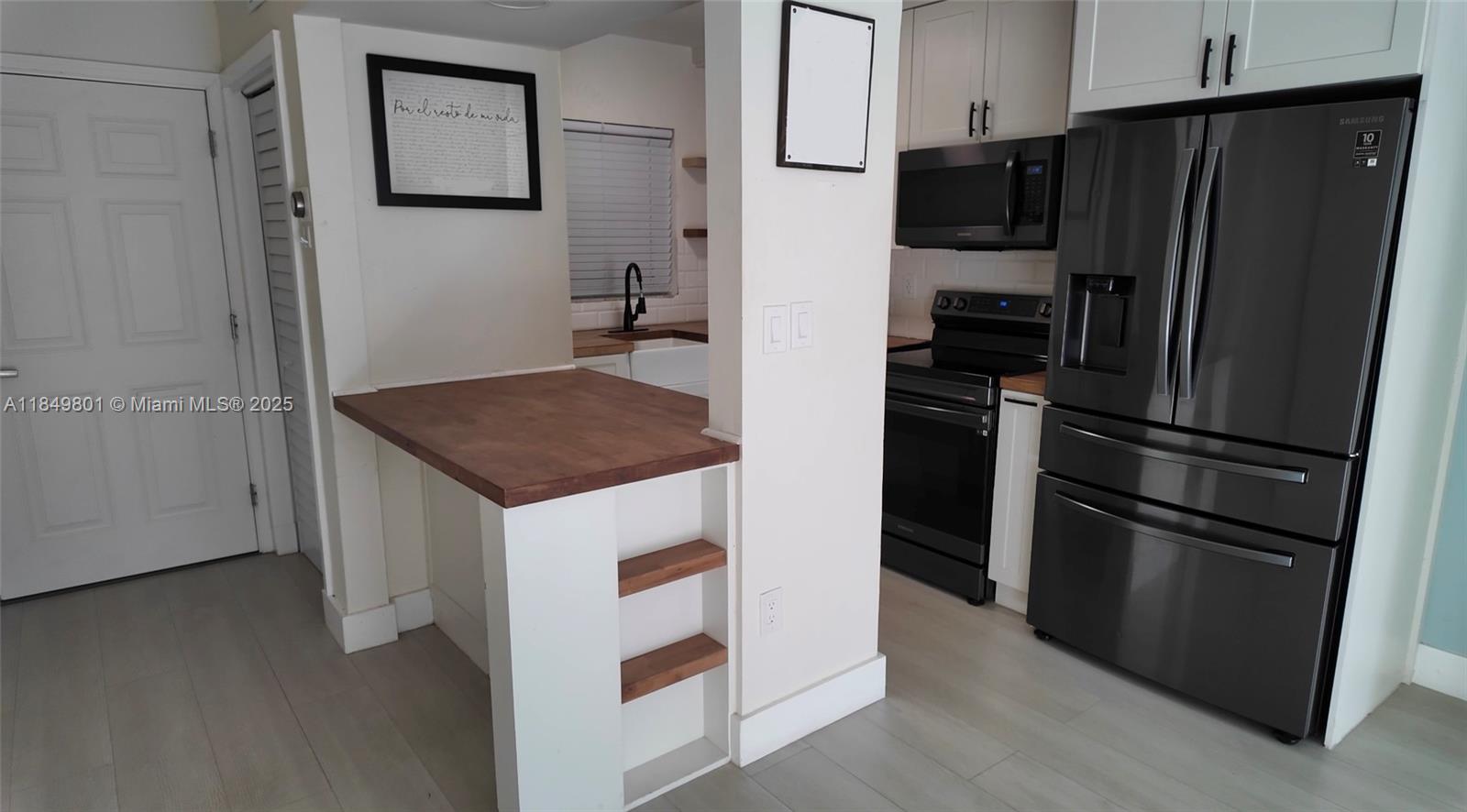 120 Royal Palm Rd 107, Hialeah Gardens, FL, 33016/$165,000 2 120 Royal Palm Rd 107