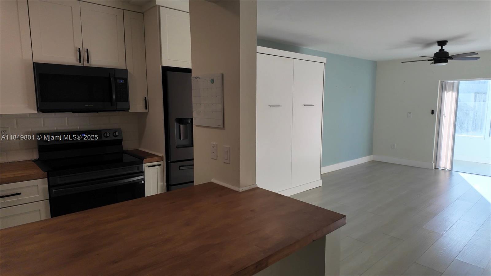 120 Royal Palm Rd 107, Hialeah Gardens, FL, 33016/$165,000 1 120 Royal Palm Rd 107