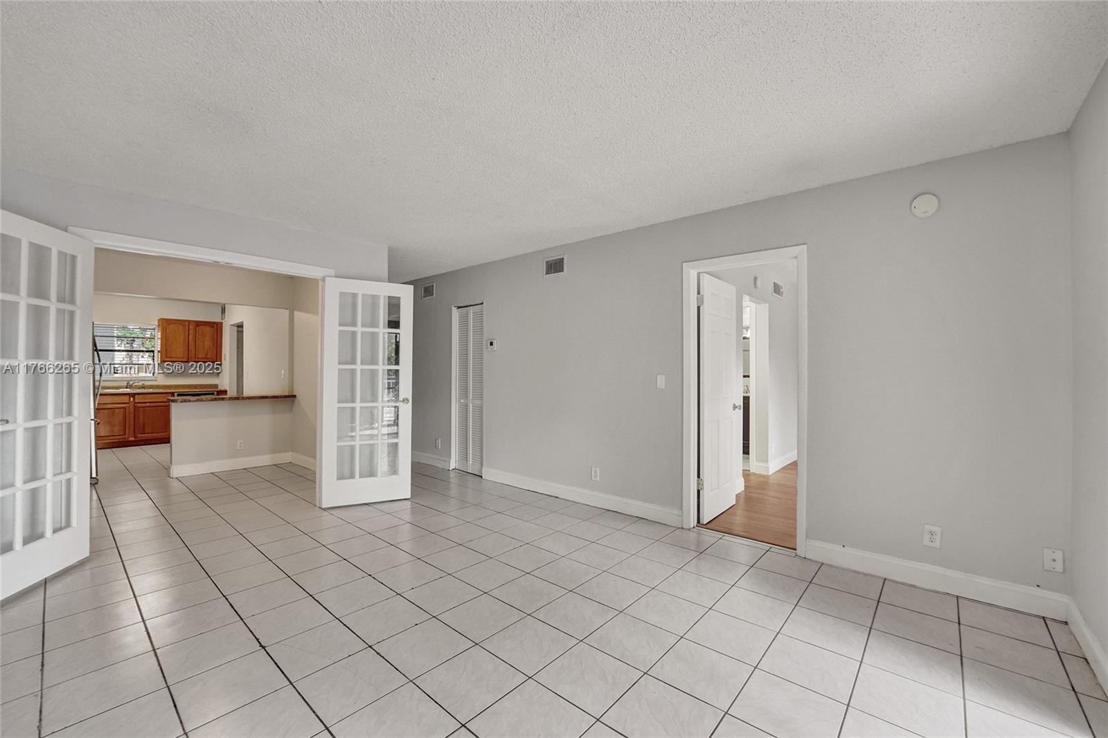 CEDAR BREEZE CONDO - Residential