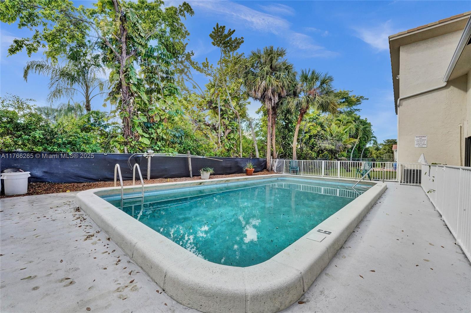 CEDAR BREEZE CONDO - Residential
