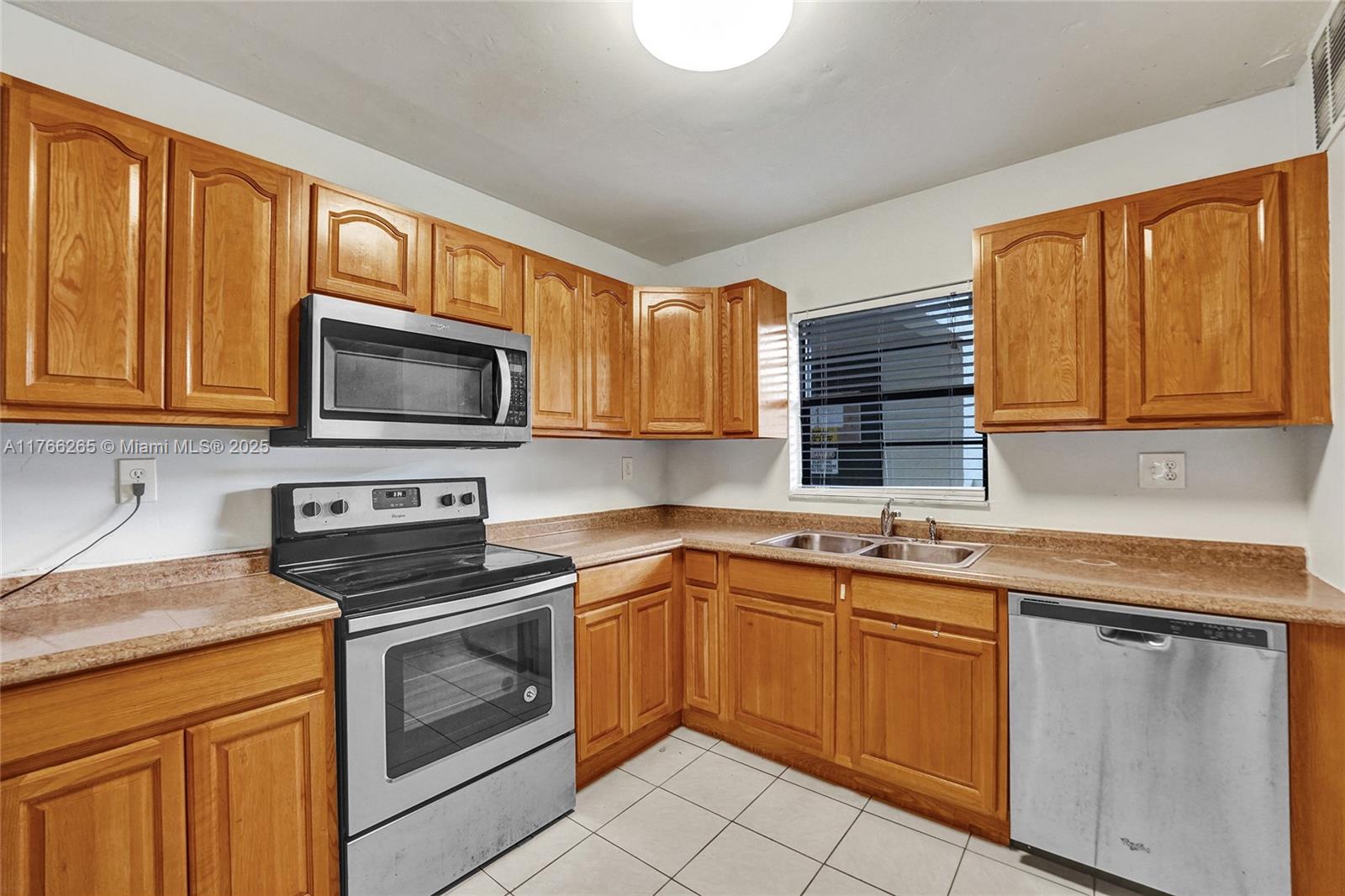 Property for Sale at 3158 Coral Springs Dr 2, Coral Springs, Broward County, Florida - Bedrooms: 2 
Bathrooms: 2  - $225,000