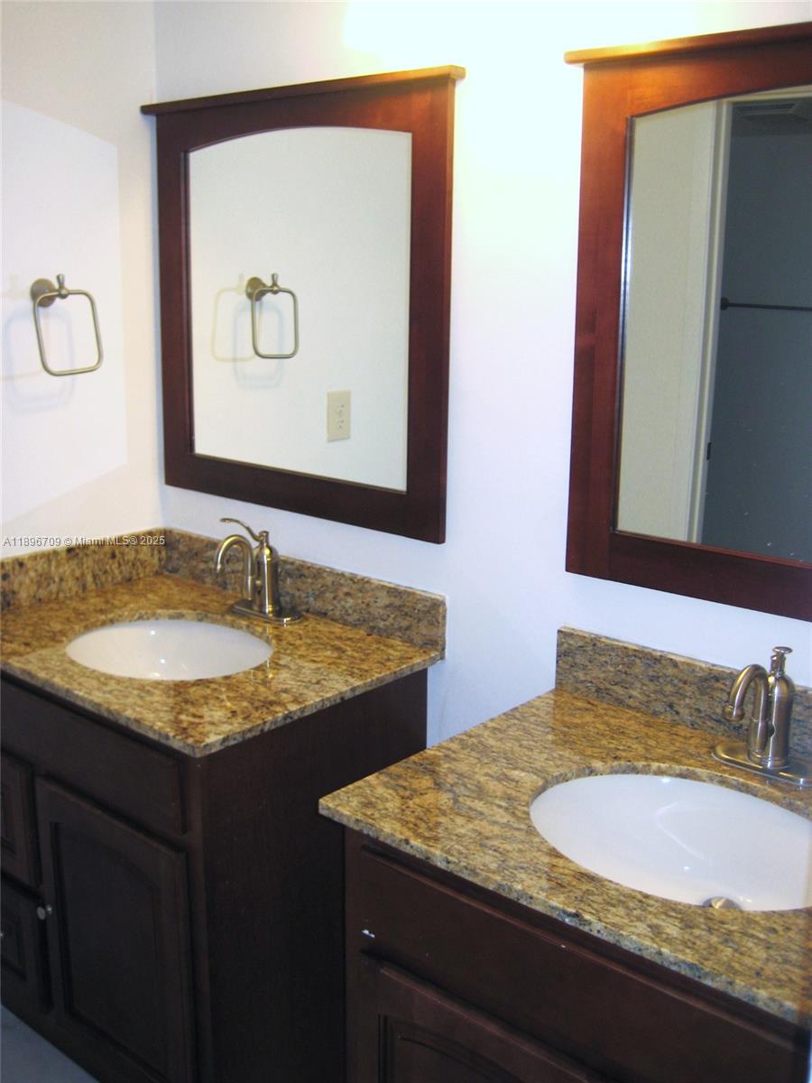 FAIRWAYS AT BONAVENTURE C - Residential Lease