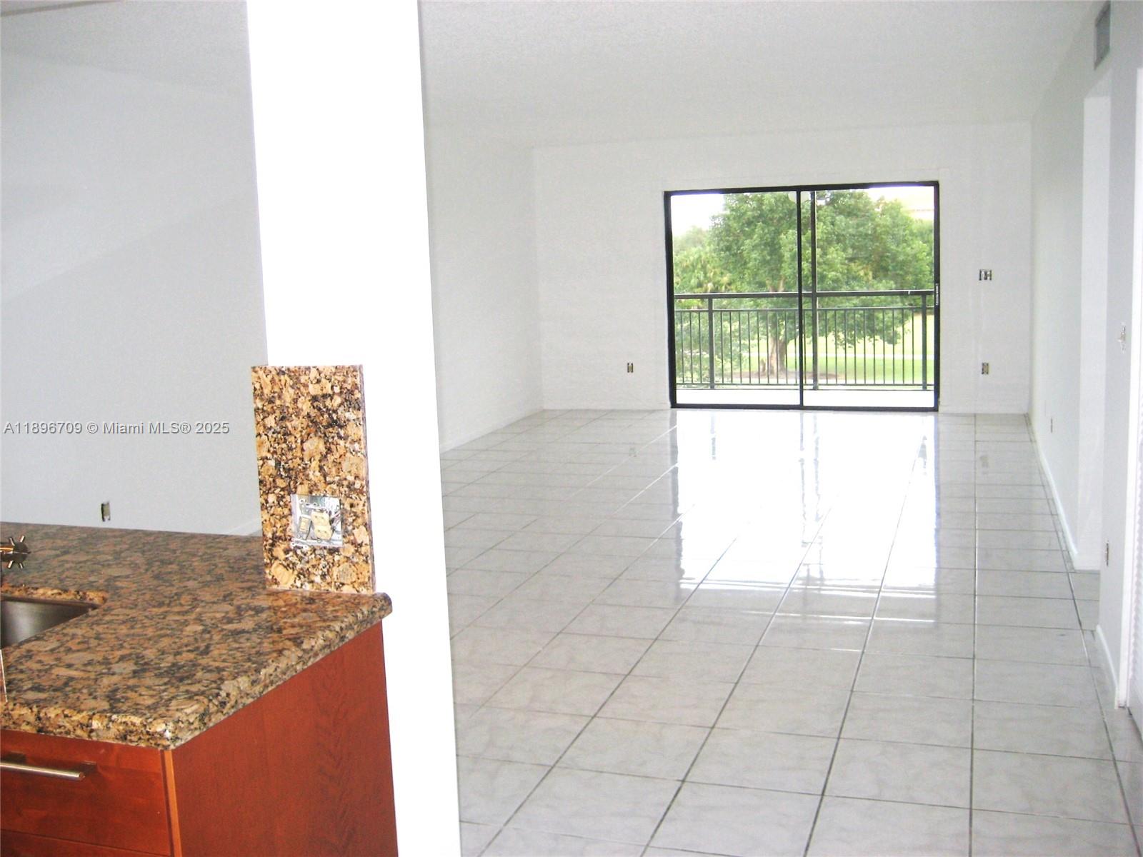 FAIRWAYS AT BONAVENTURE C - Residential Lease